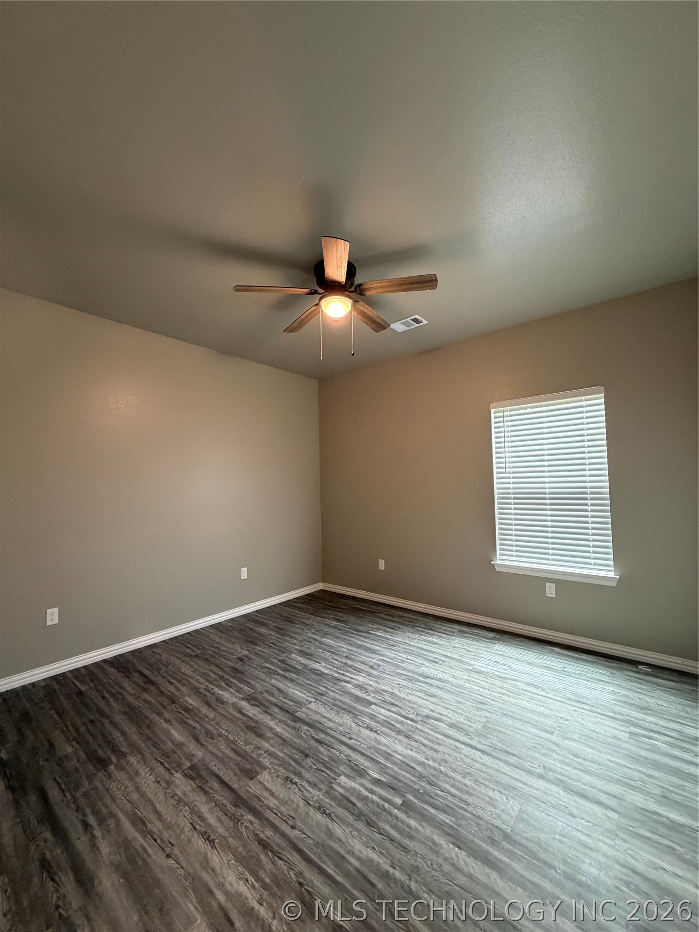 105 Russell Property Photo 6