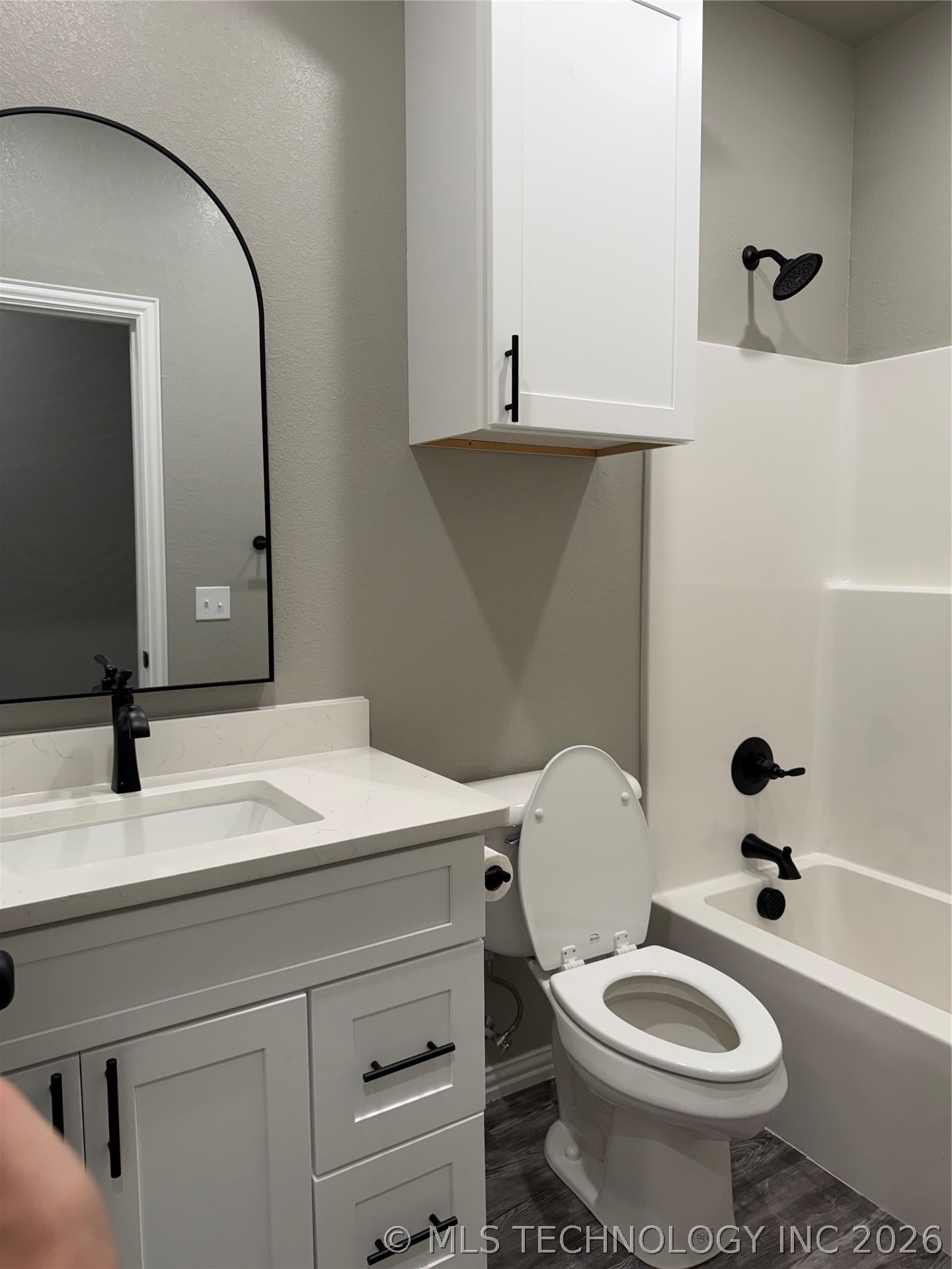 105 Russell Property Photo 9