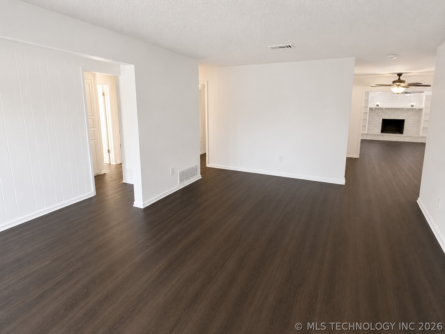 204 E Bass Property Photo 6