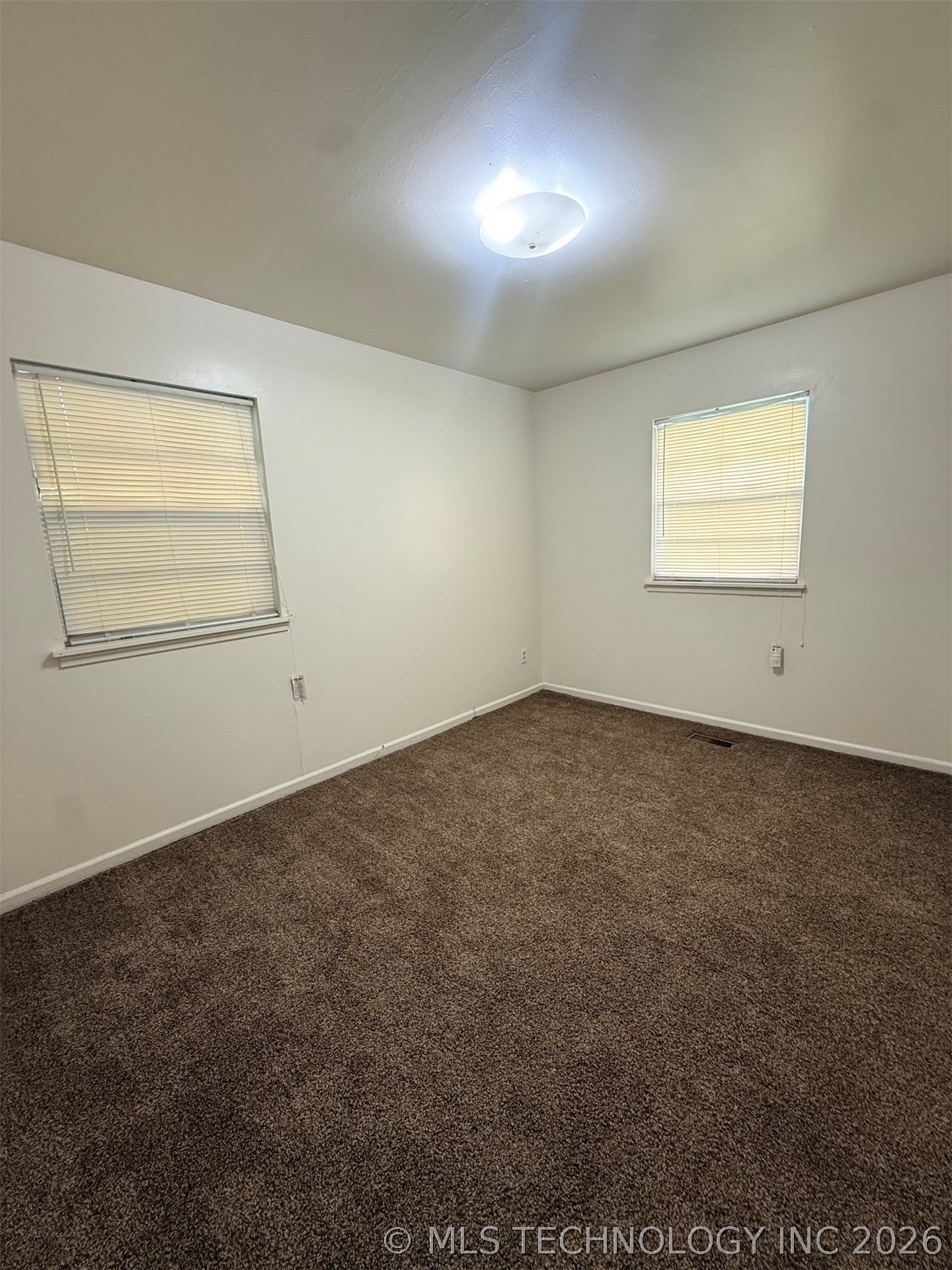 5027 N Utica Place Property Photo 6