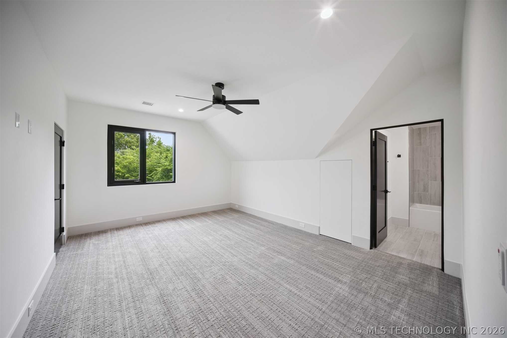 17889 Falcon Pass Property Photo 52