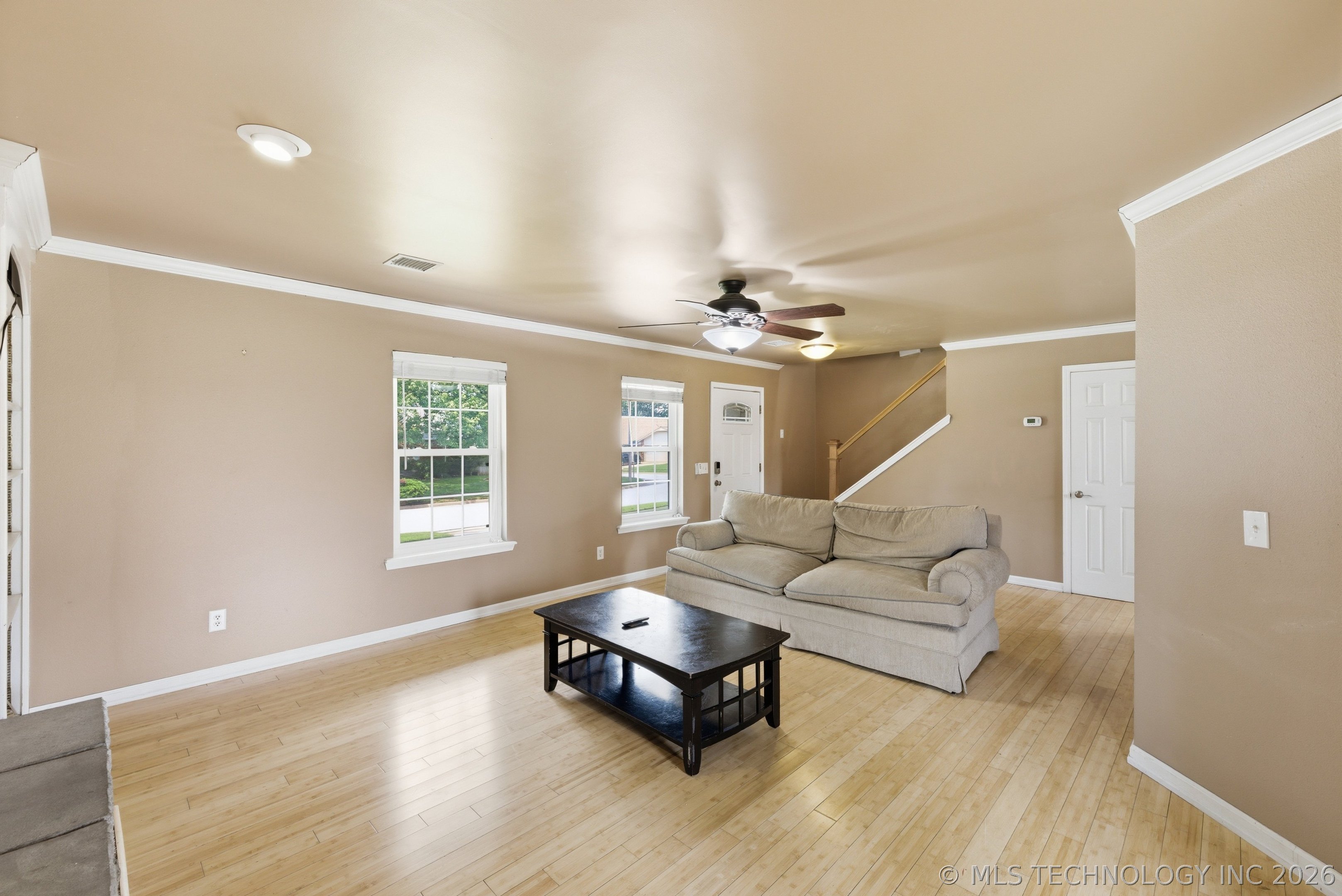 4901 S Narcissus Avenue Property Photo 8