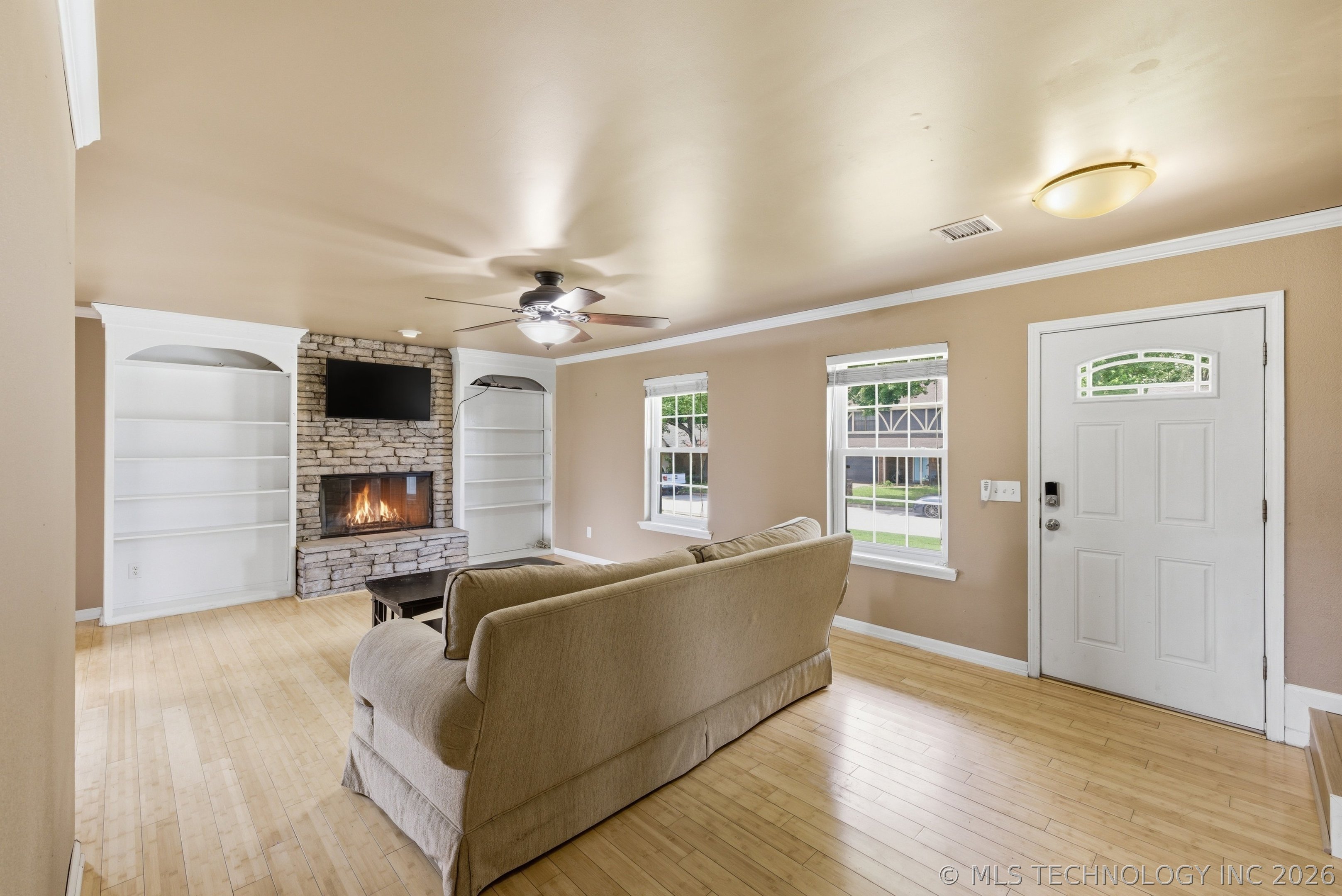 4901 S Narcissus Avenue Property Photo 10