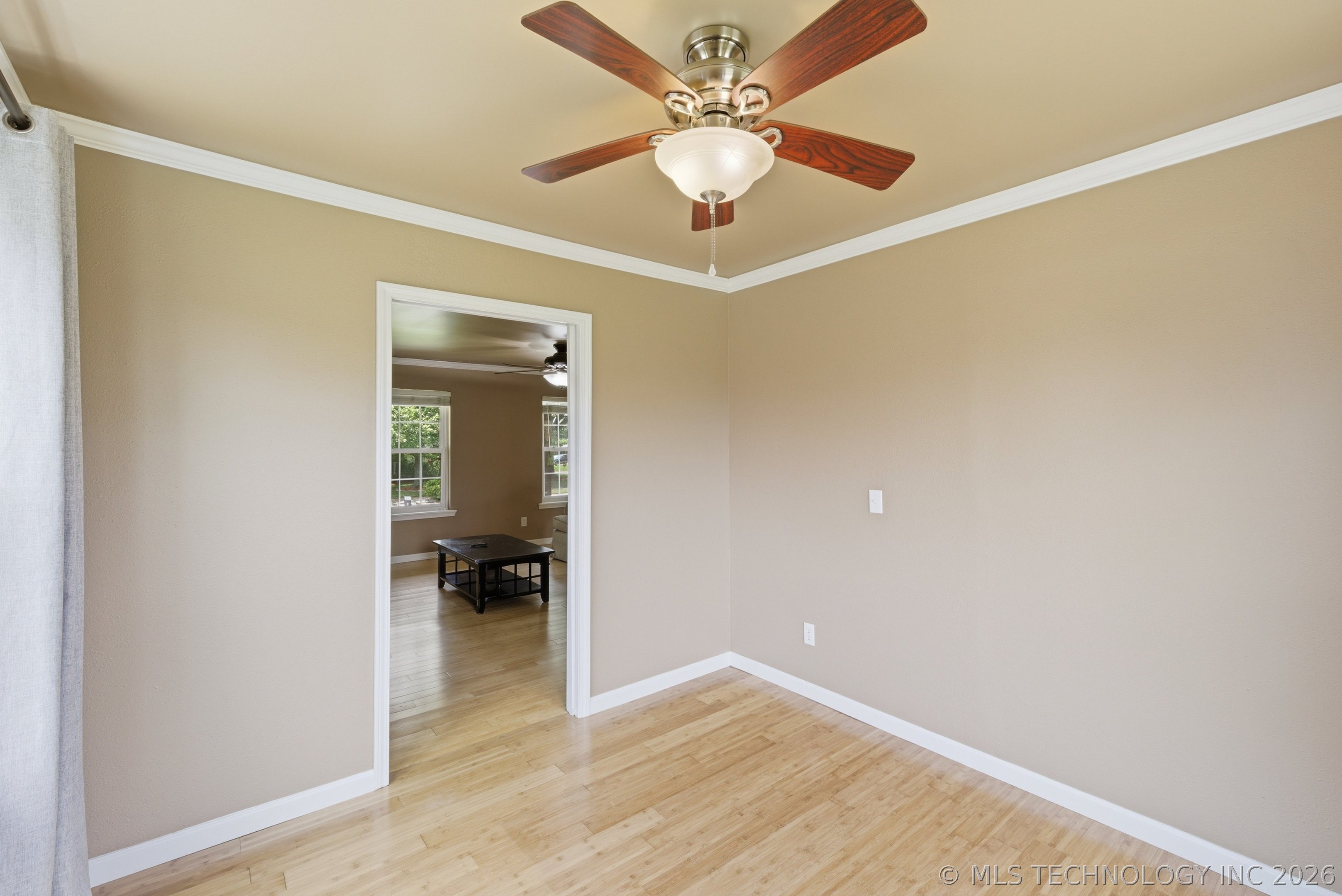 4901 S Narcissus Avenue Property Photo 23