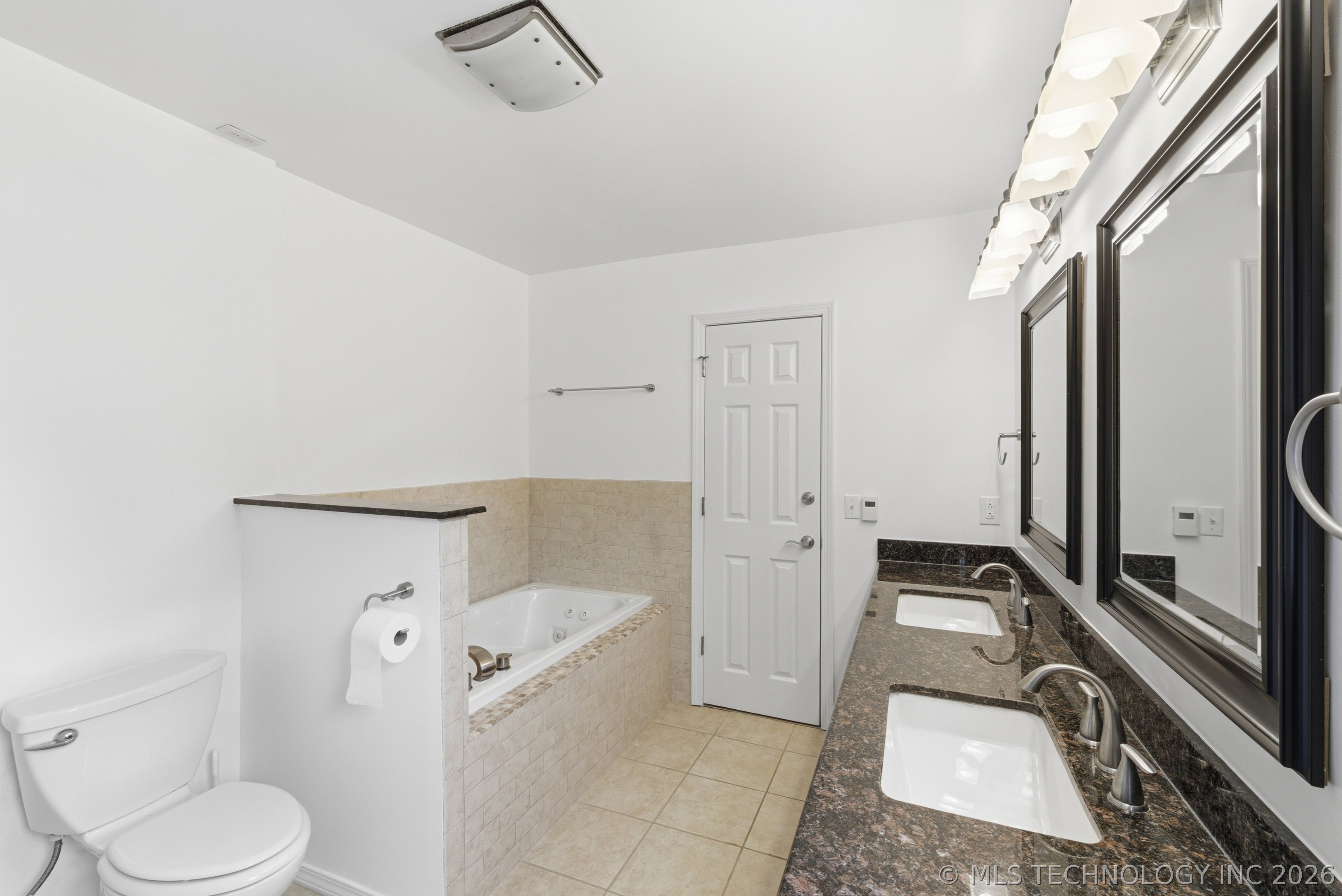 4901 S Narcissus Avenue Property Photo 26