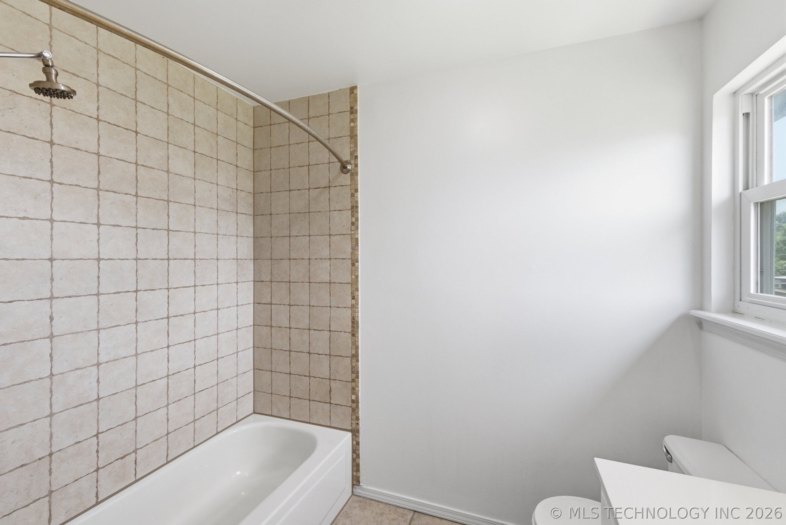 4901 S Narcissus Avenue Property Photo 32