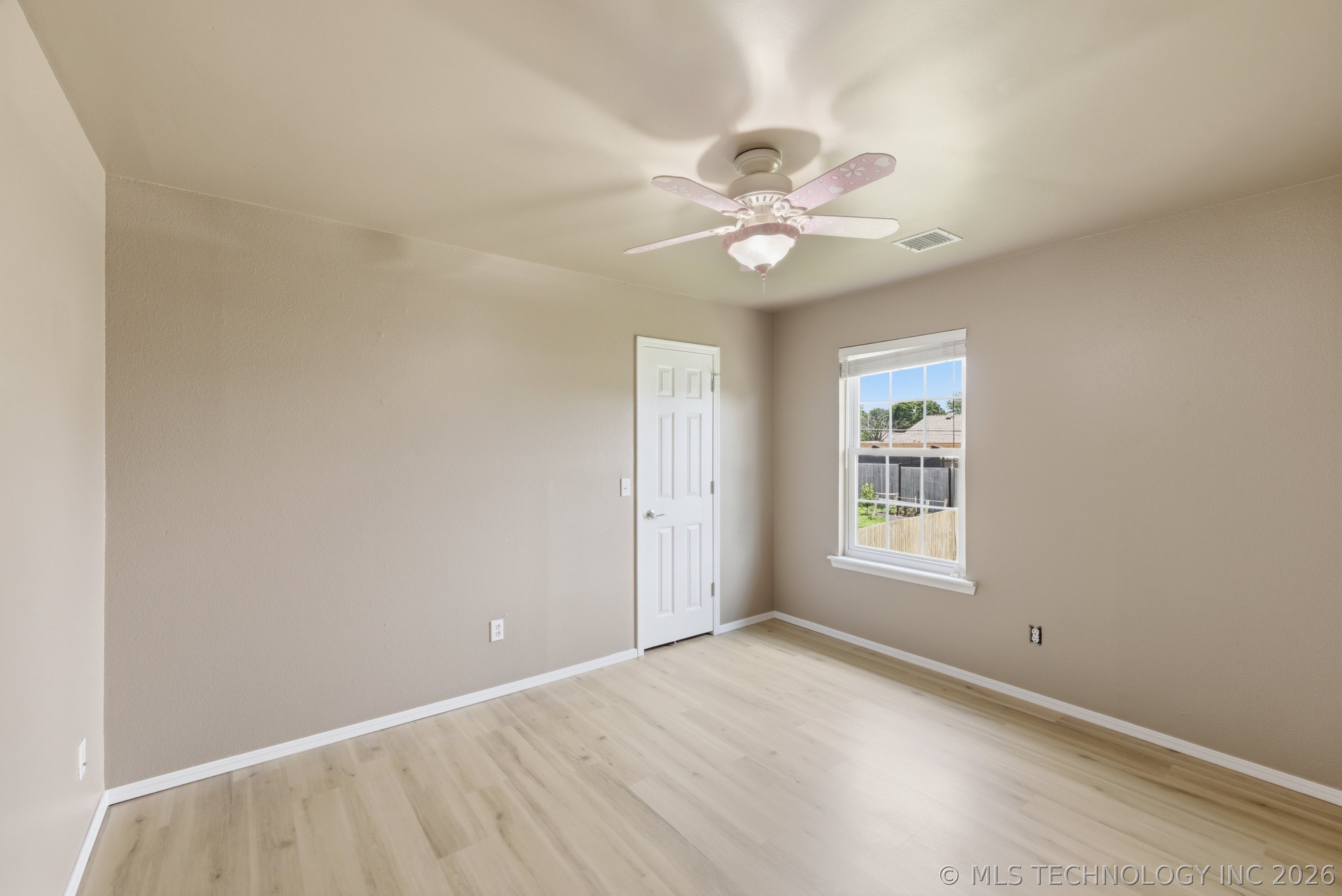 4901 S Narcissus Avenue Property Photo 34