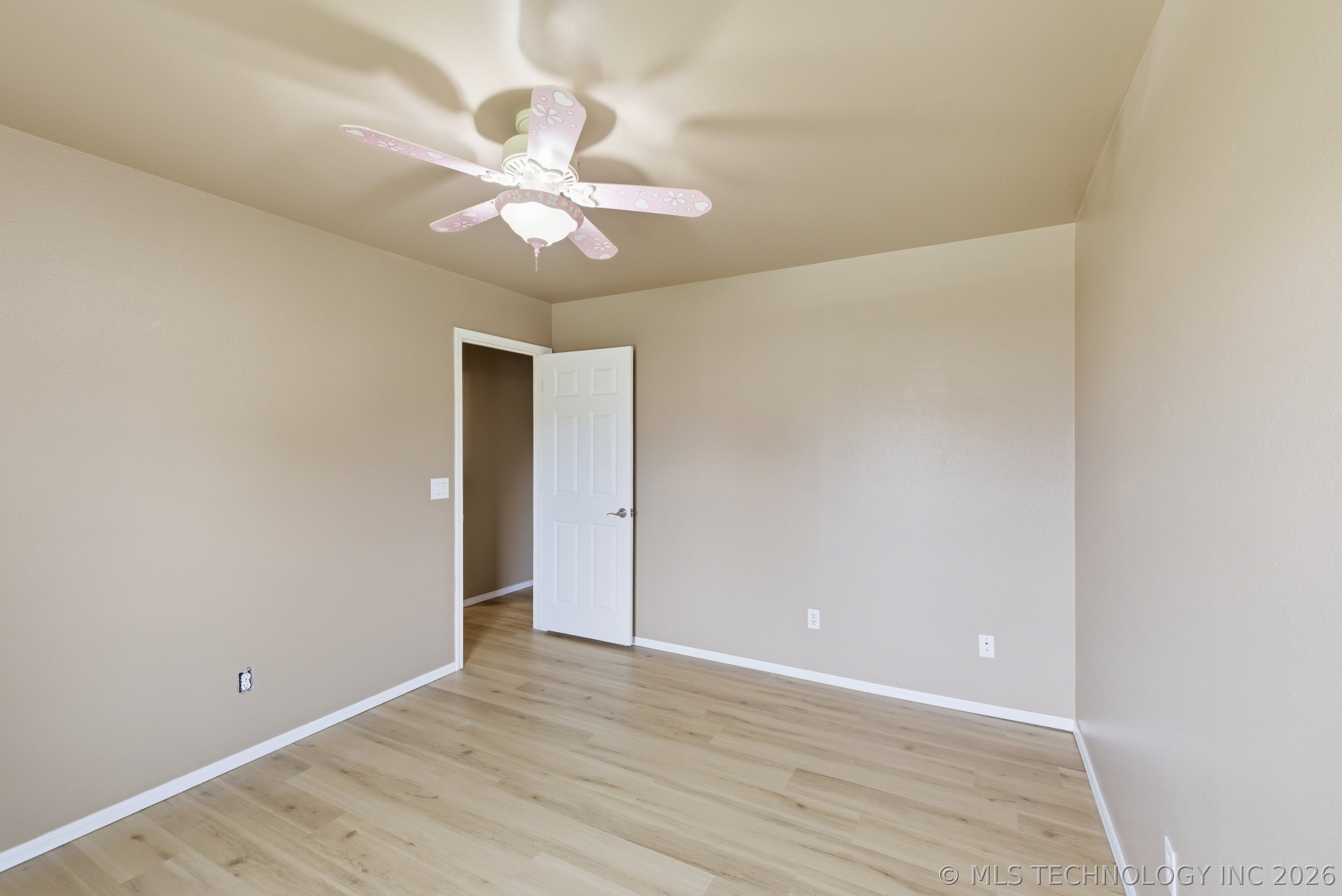 4901 S Narcissus Avenue Property Photo 35