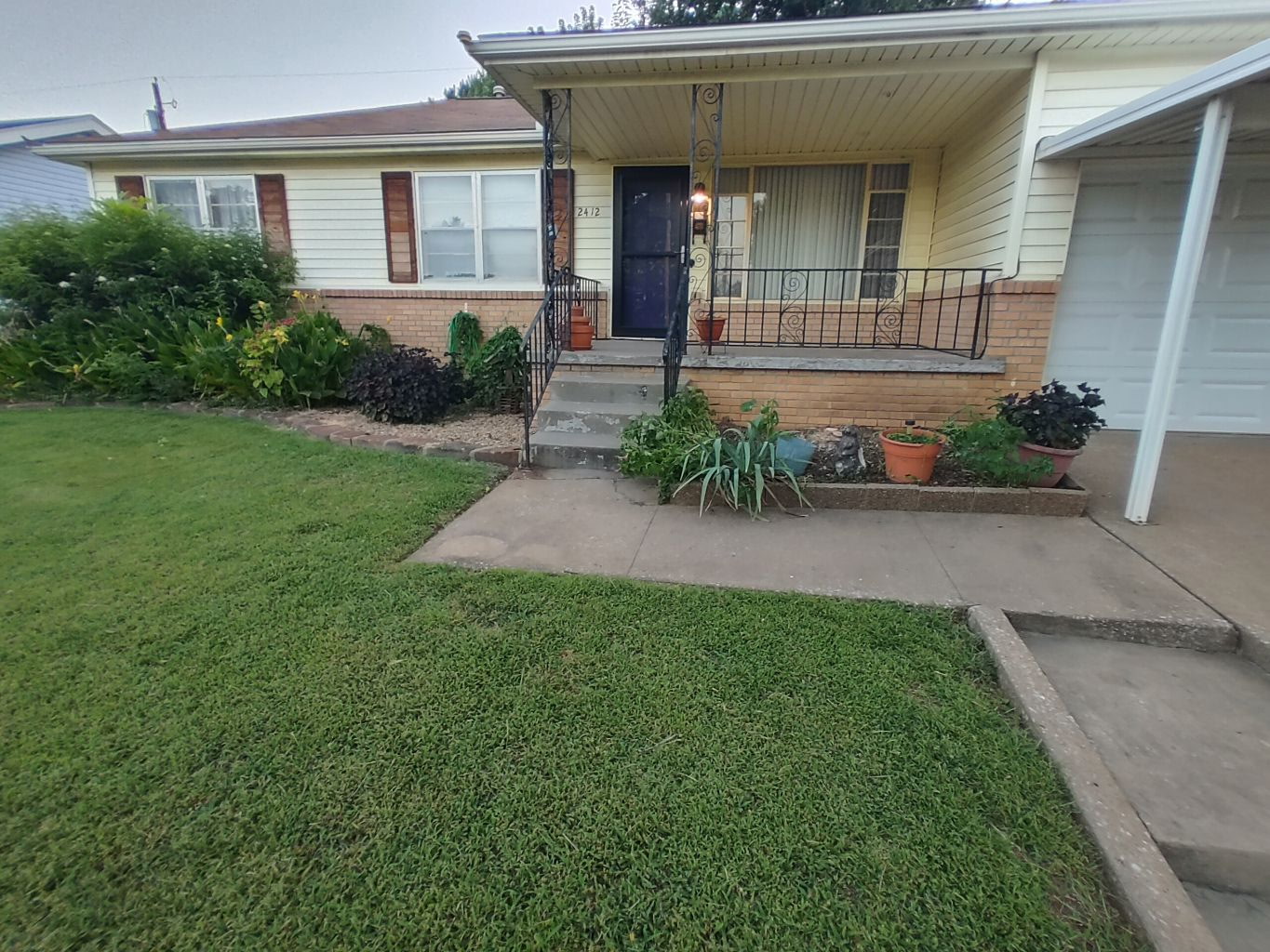 2412 S Hudson Place Property Photo 1