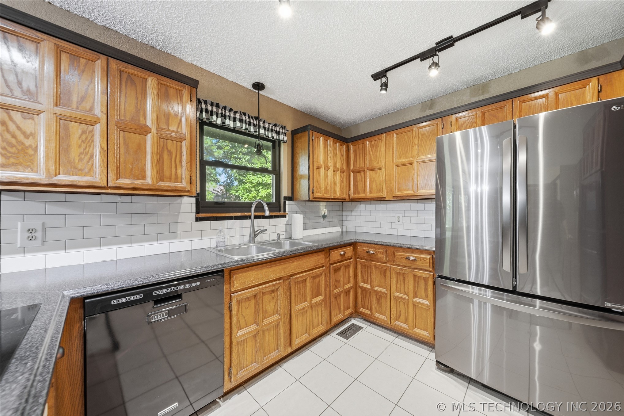 8404 E 107th Street Property Photo 12