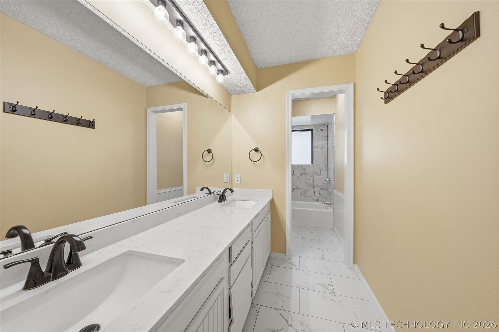 8404 E 107th Street Property Photo 23