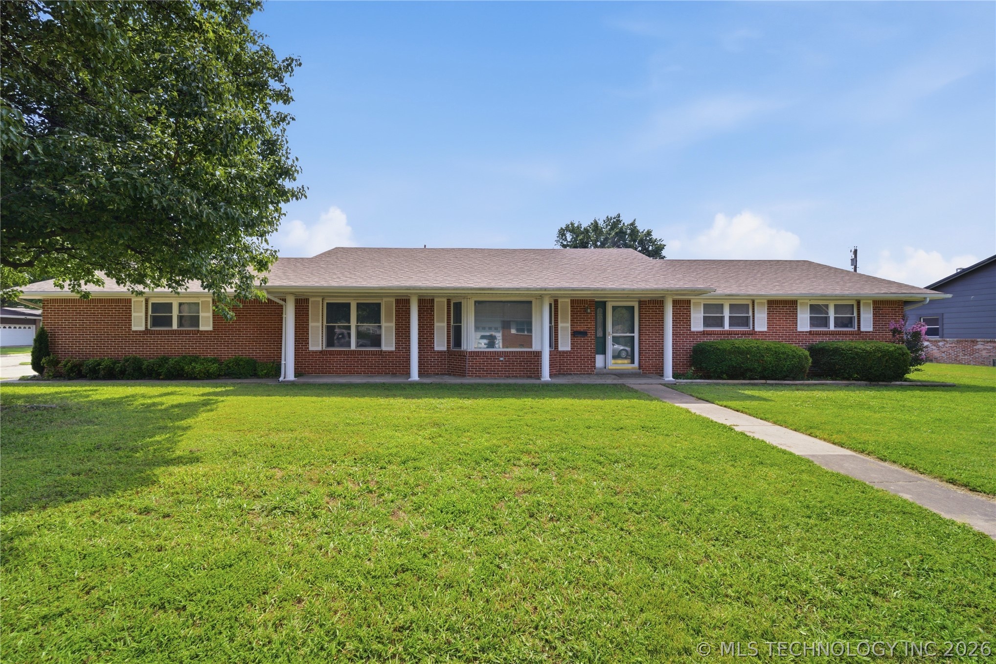 106 W Lewis Avenue