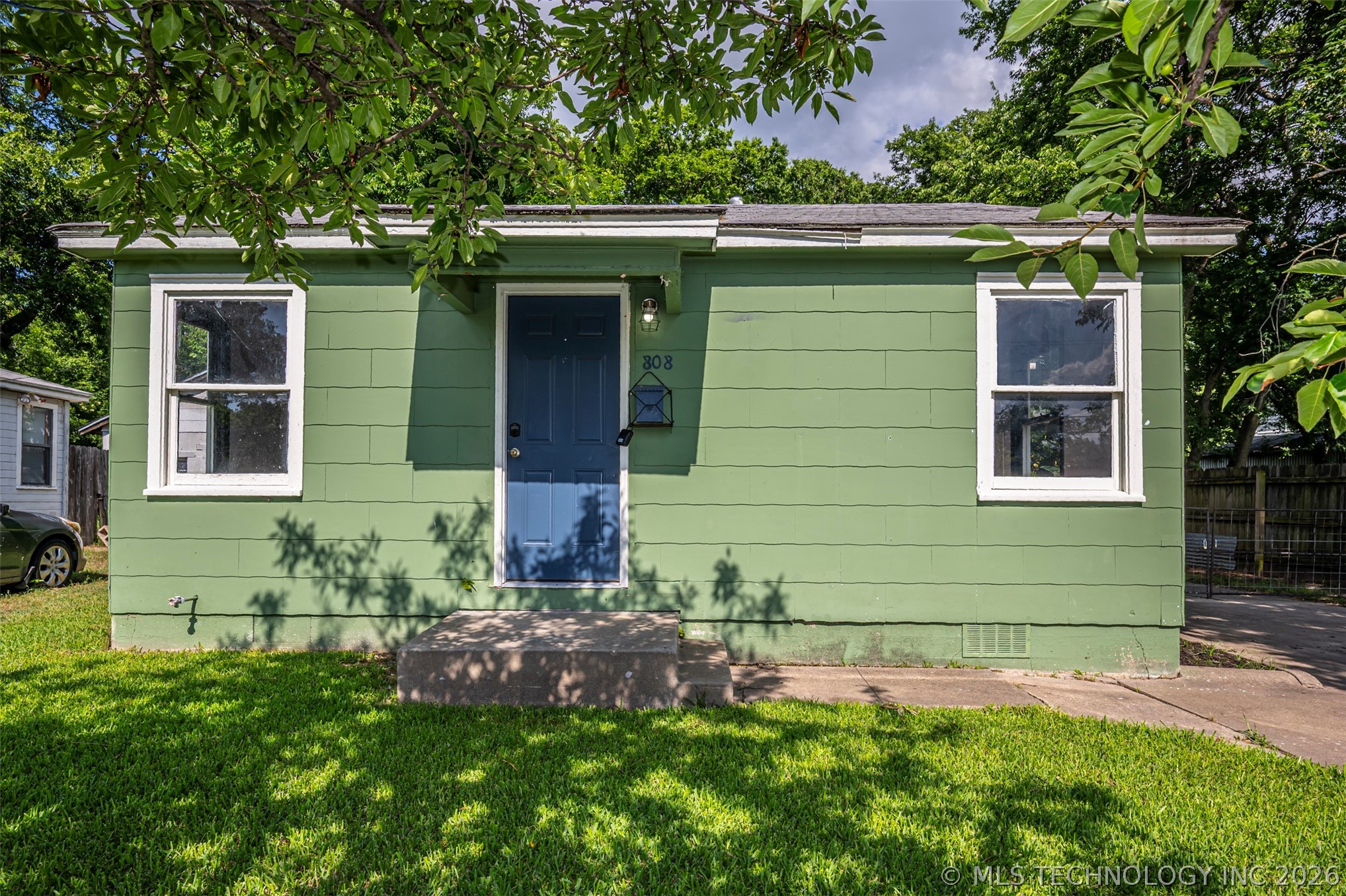 2620554 Property Photo 2