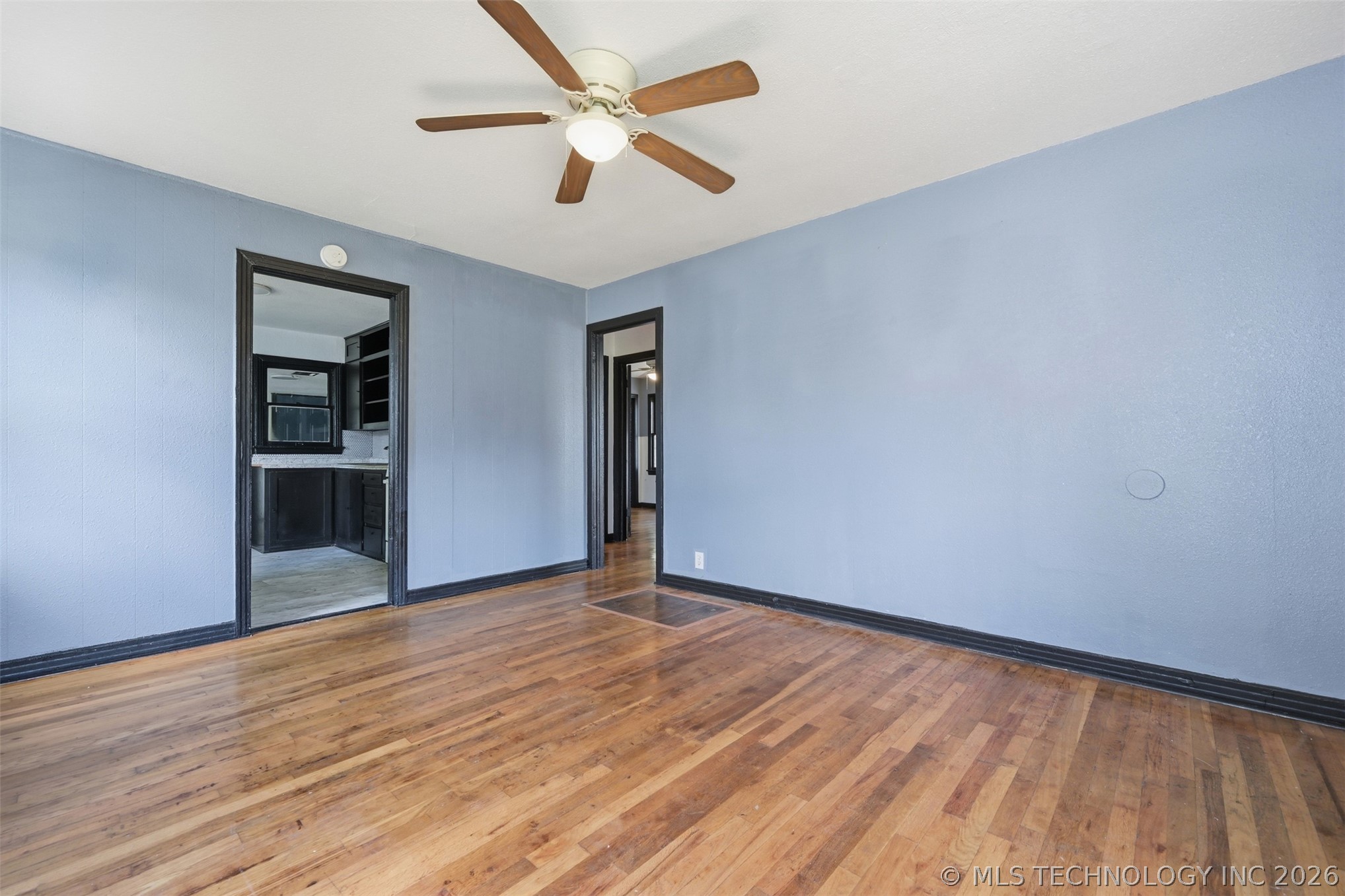 2620554 Property Photo 3