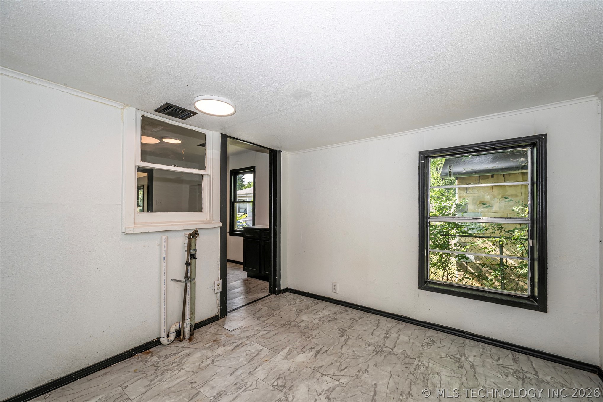 2620554 Property Photo 15