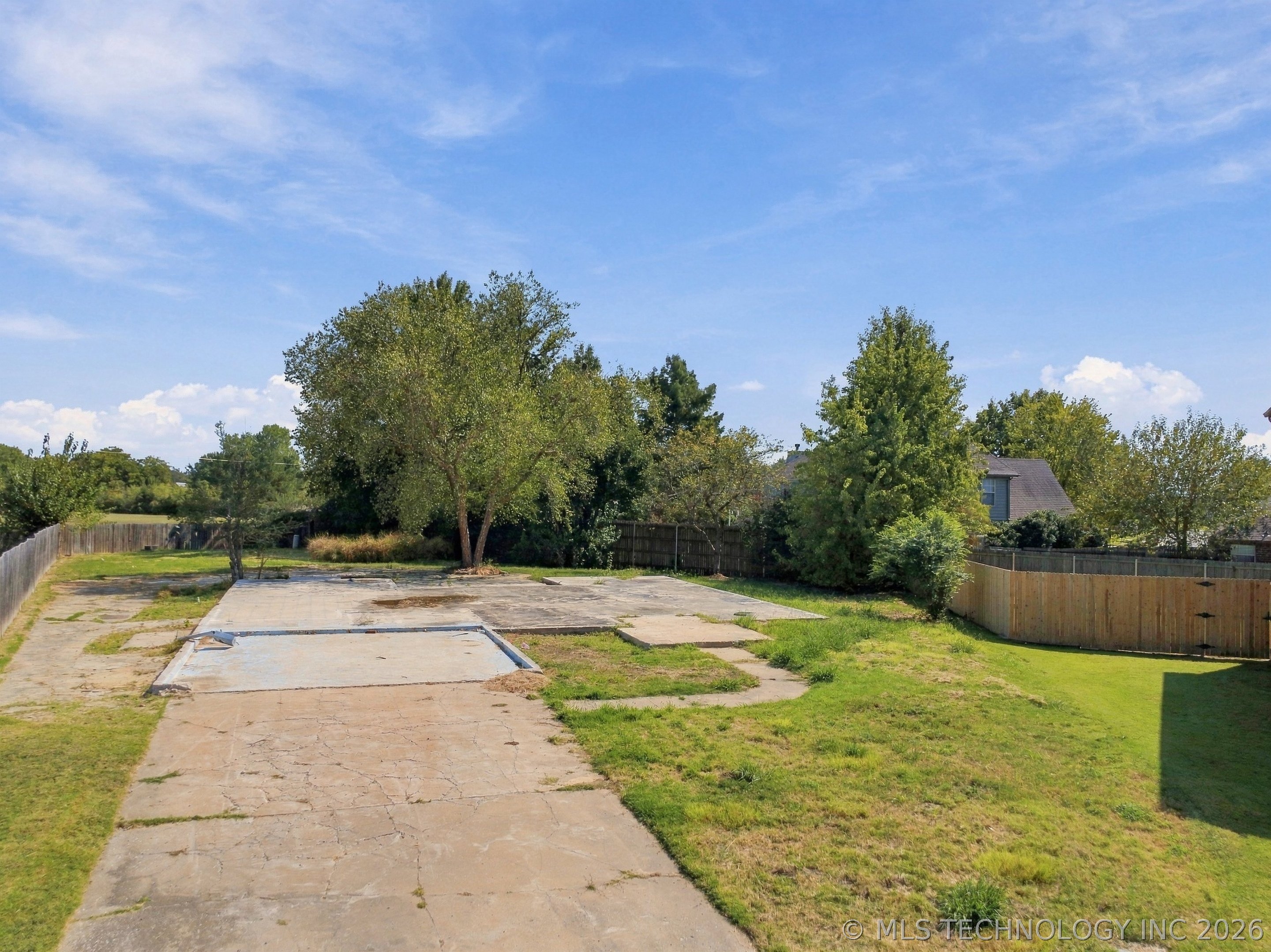 2824 W G Street Property Photo 4