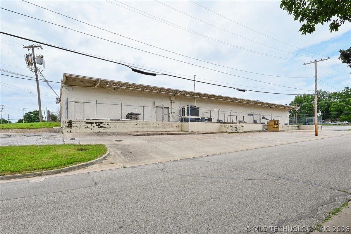 4915 S Union Avenue Property Photo 65