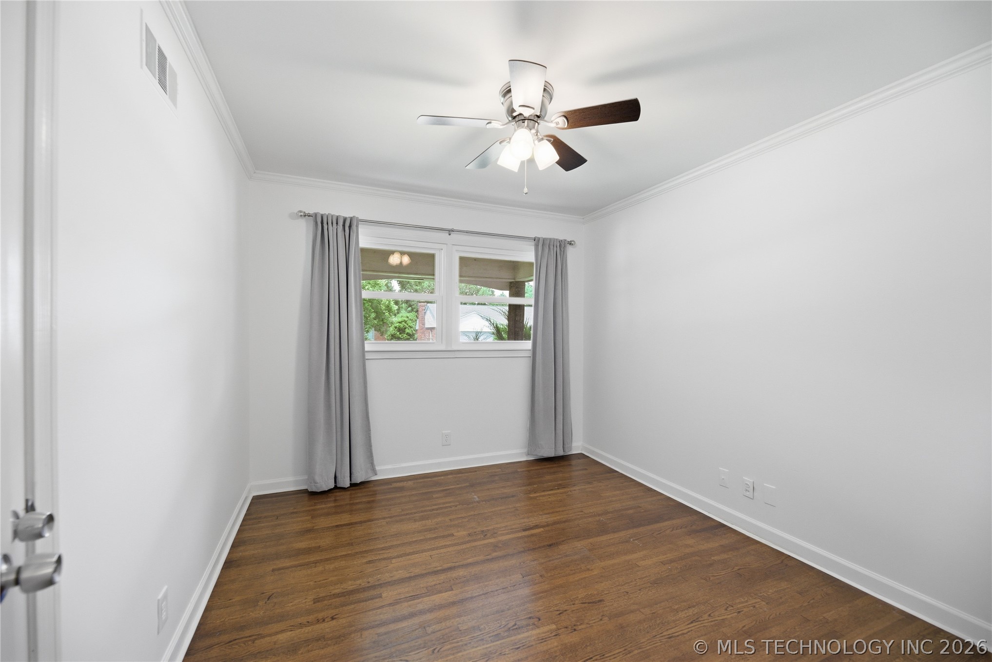 4612 E 56th Court Property Photo 17