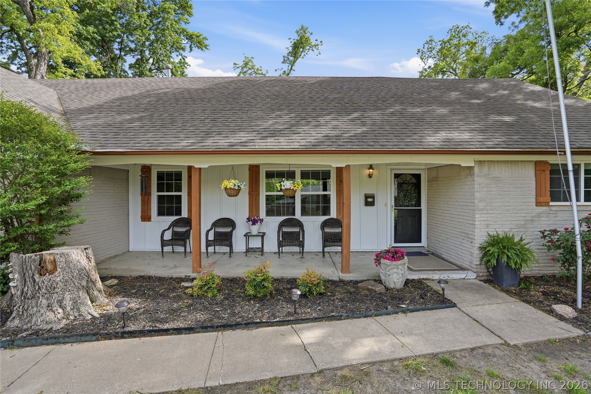 1920 E 53rd Street Property Photo 2