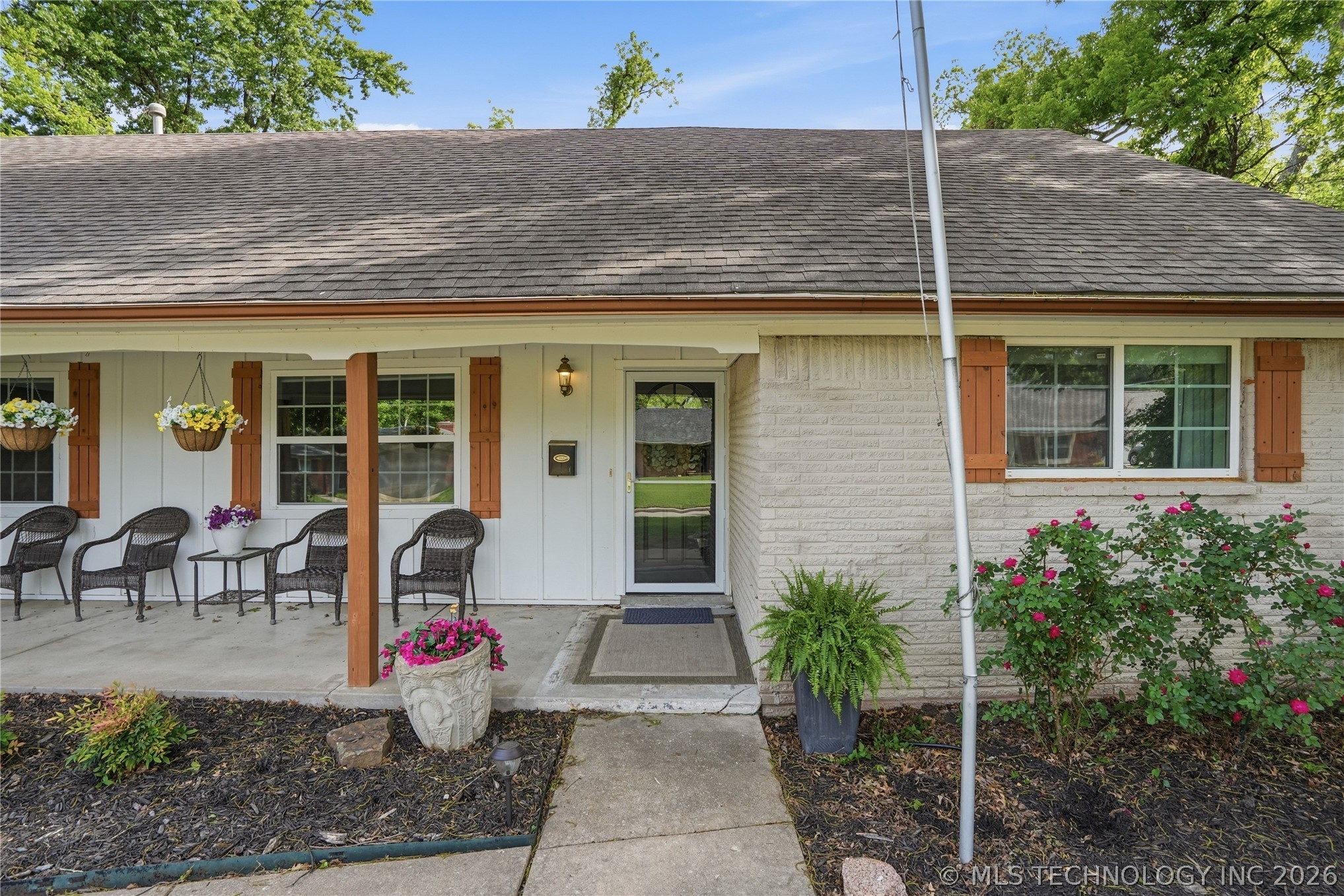 1920 E 53rd Street Property Photo 3
