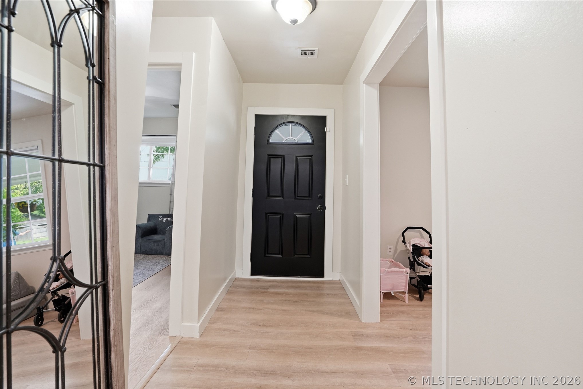 1920 E 53rd Street Property Photo 4