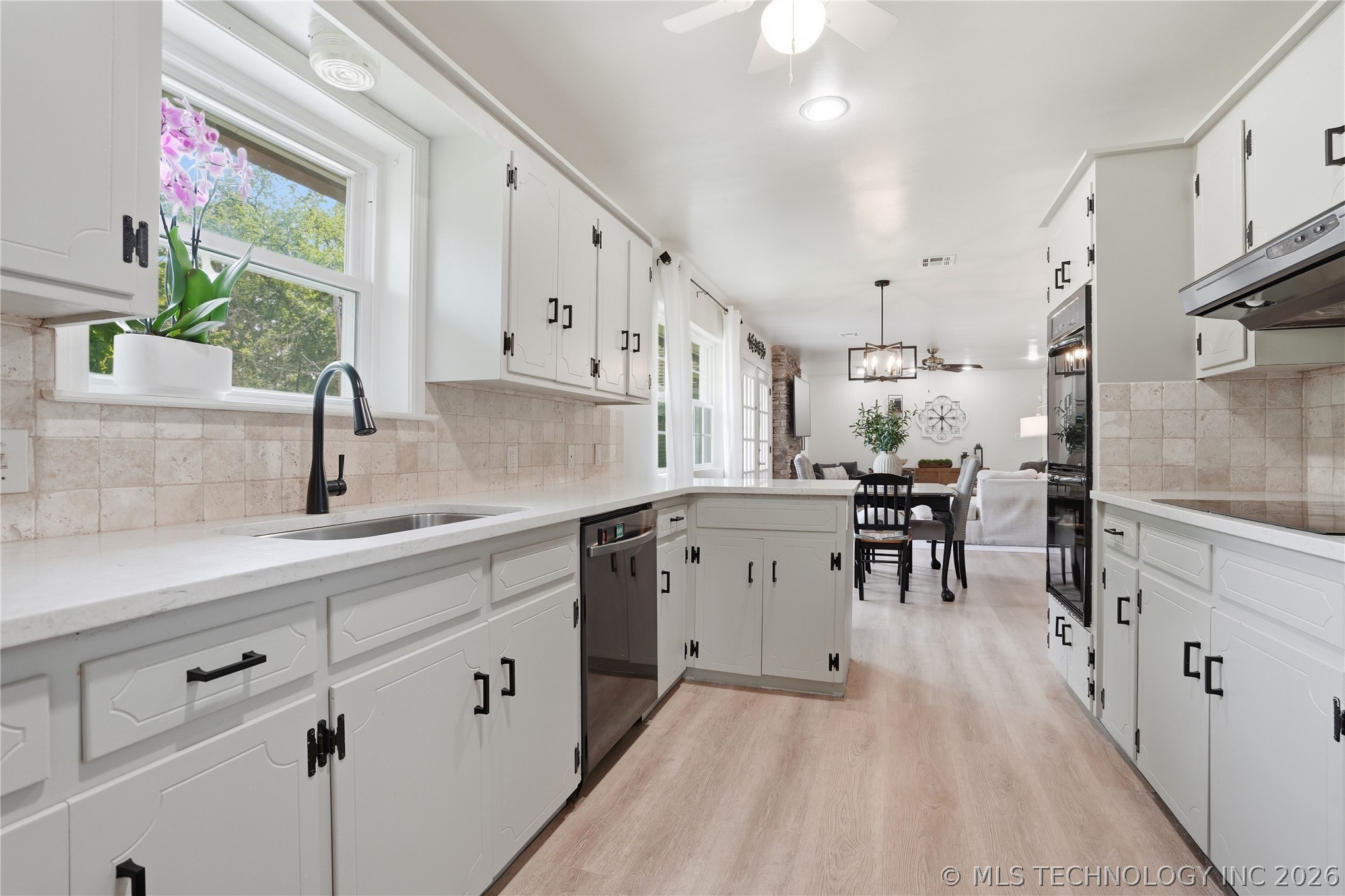1920 E 53rd Street Property Photo 11