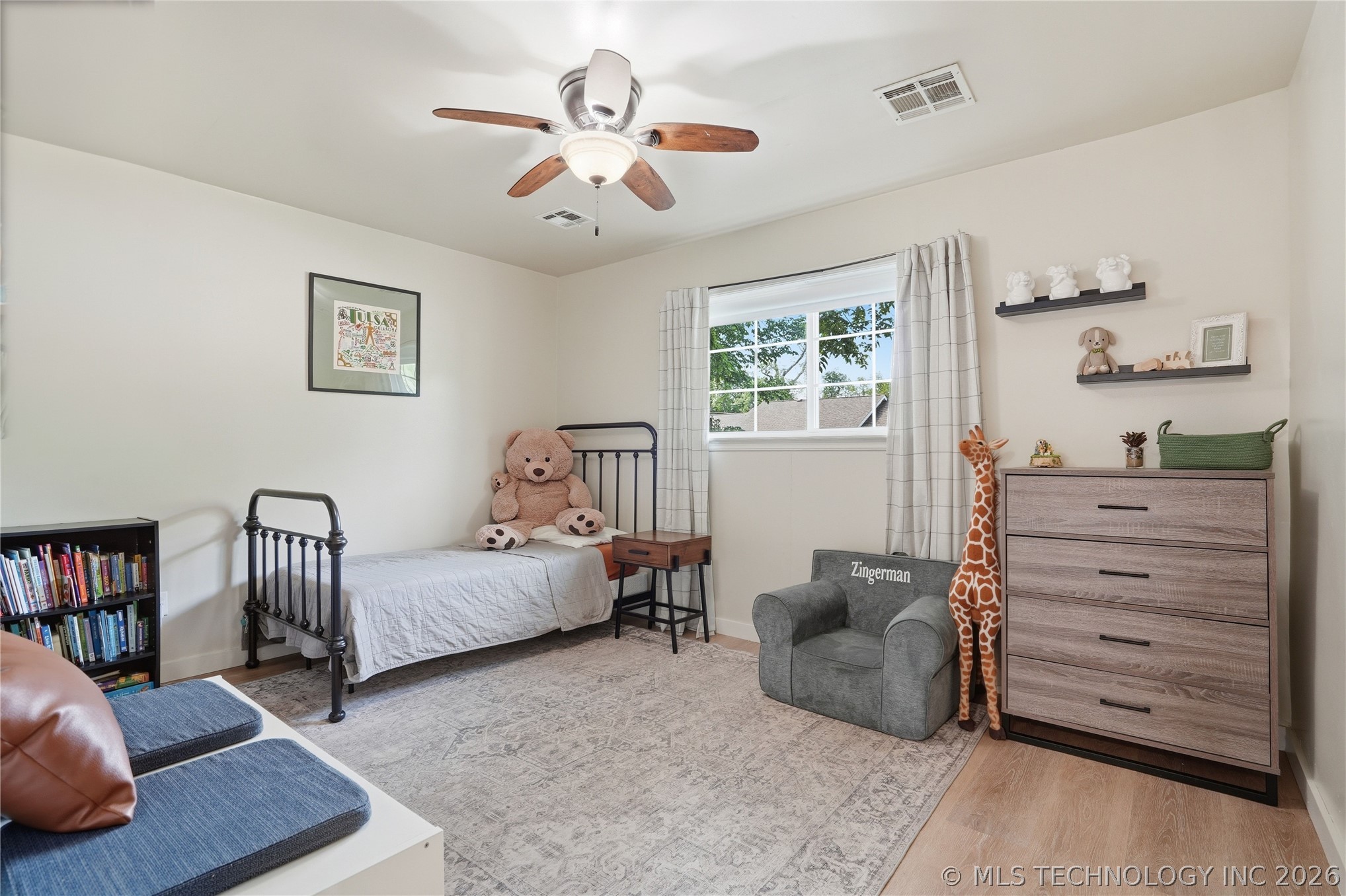 1920 E 53rd Street Property Photo 17