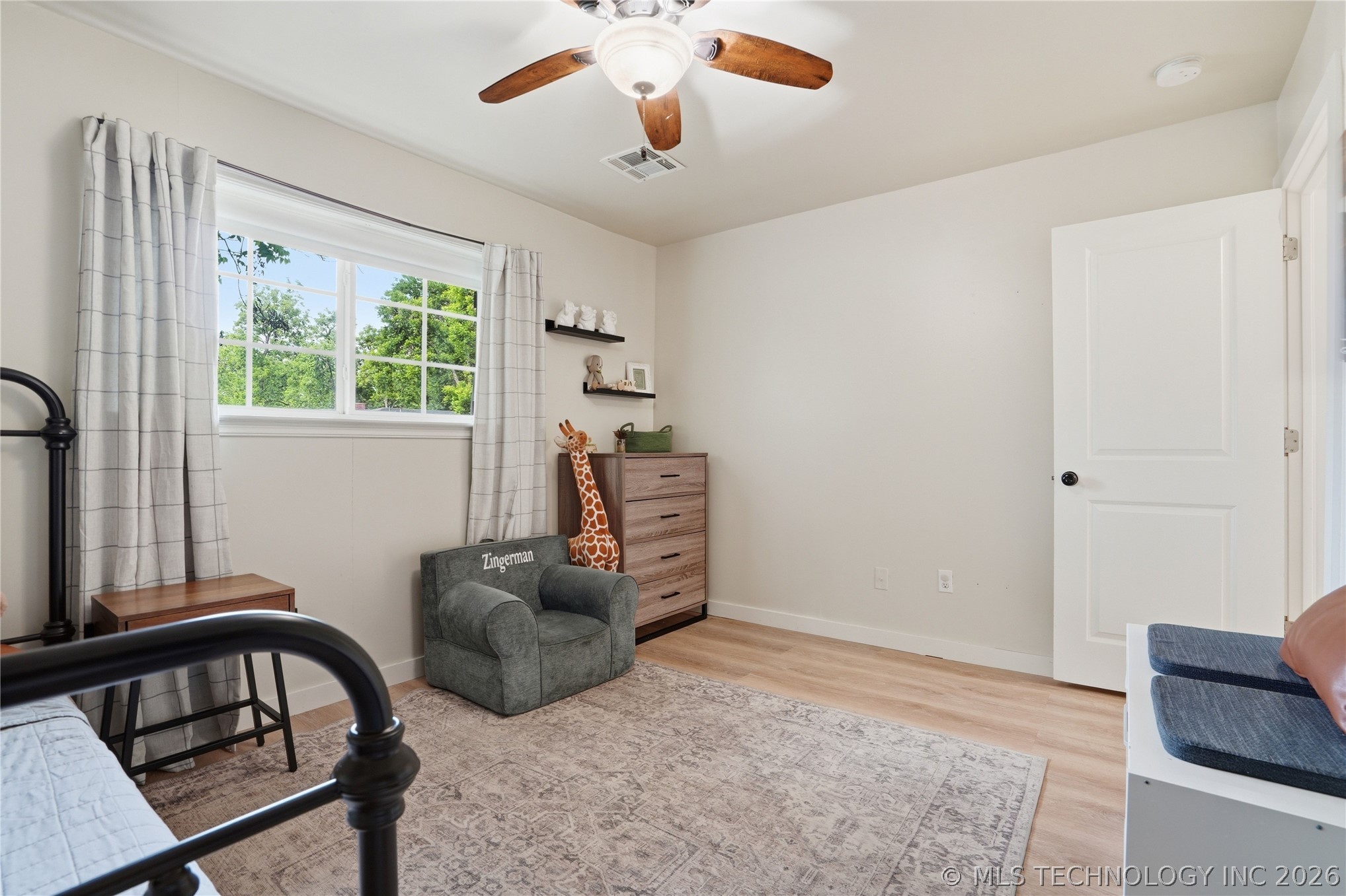 1920 E 53rd Street Property Photo 18