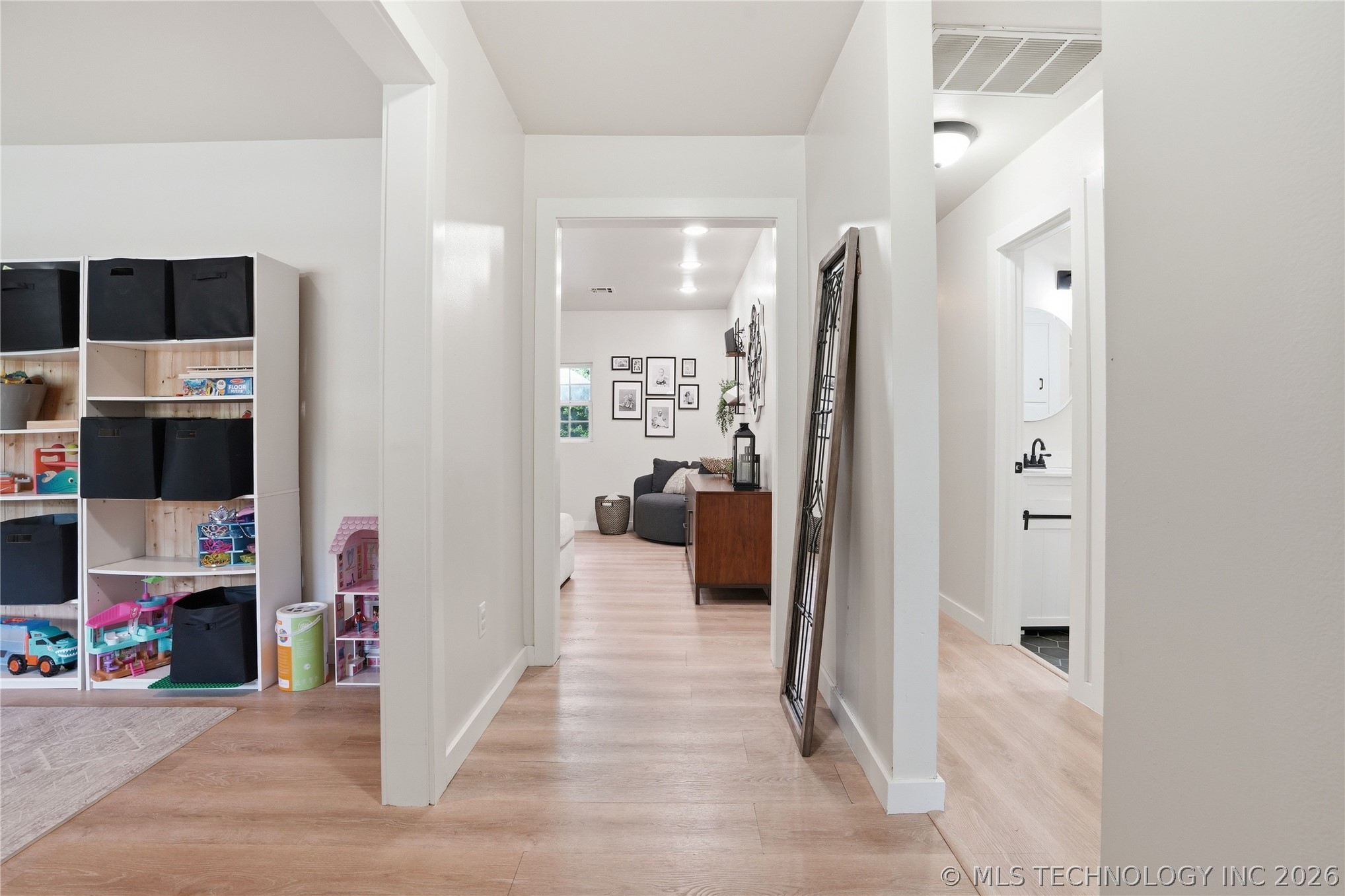 1920 E 53rd Street Property Photo 22