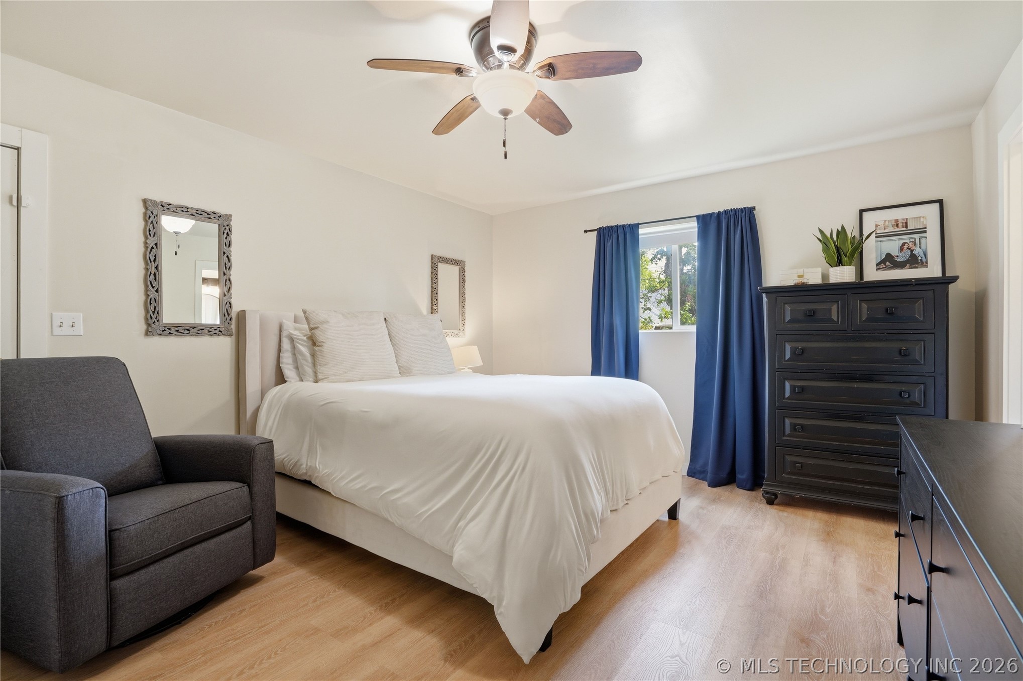 1920 E 53rd Street Property Photo 28