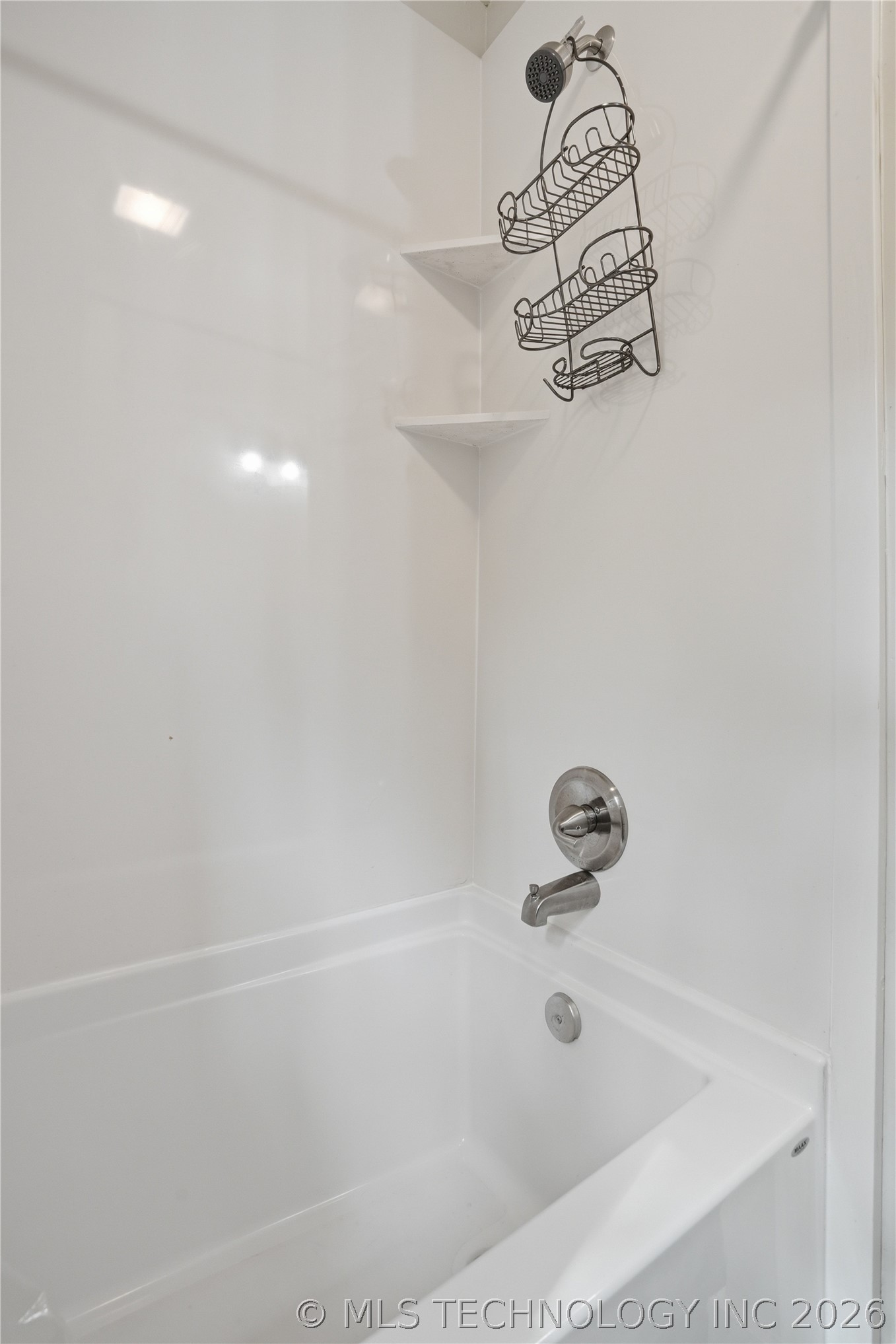 1920 E 53rd Street Property Photo 32