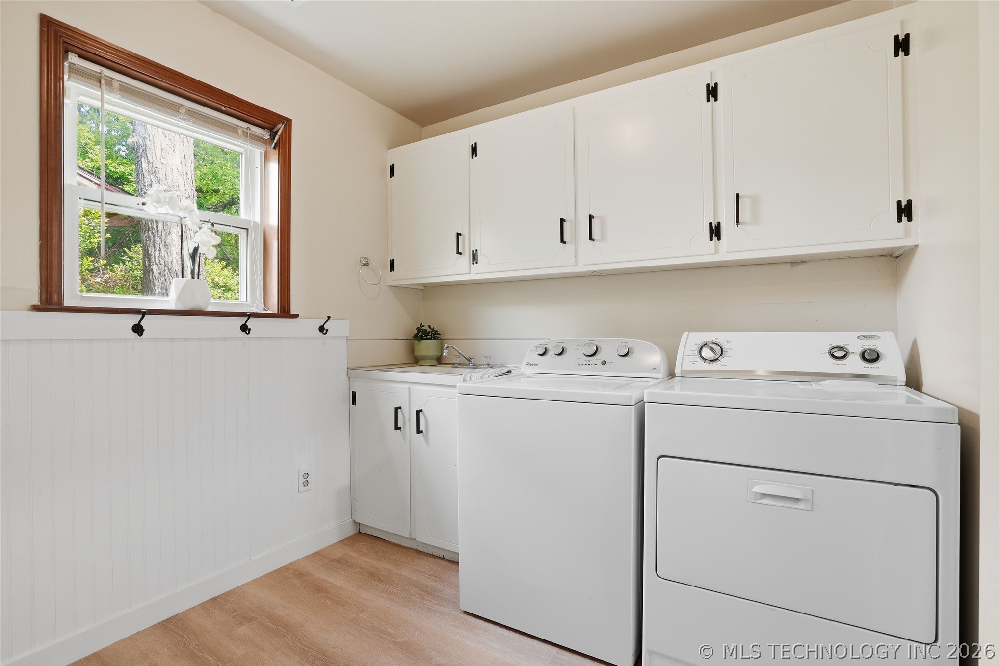 1920 E 53rd Street Property Photo 34