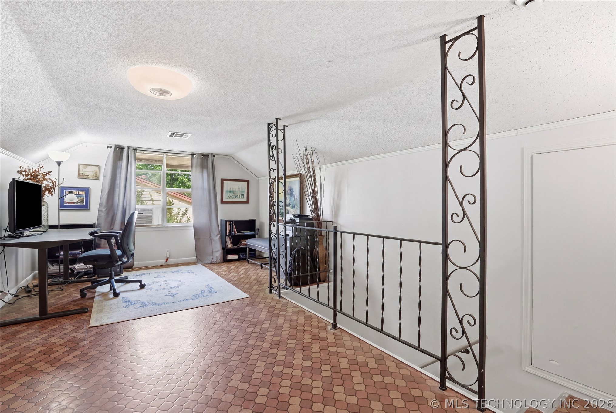 1920 E 53rd Street Property Photo 37