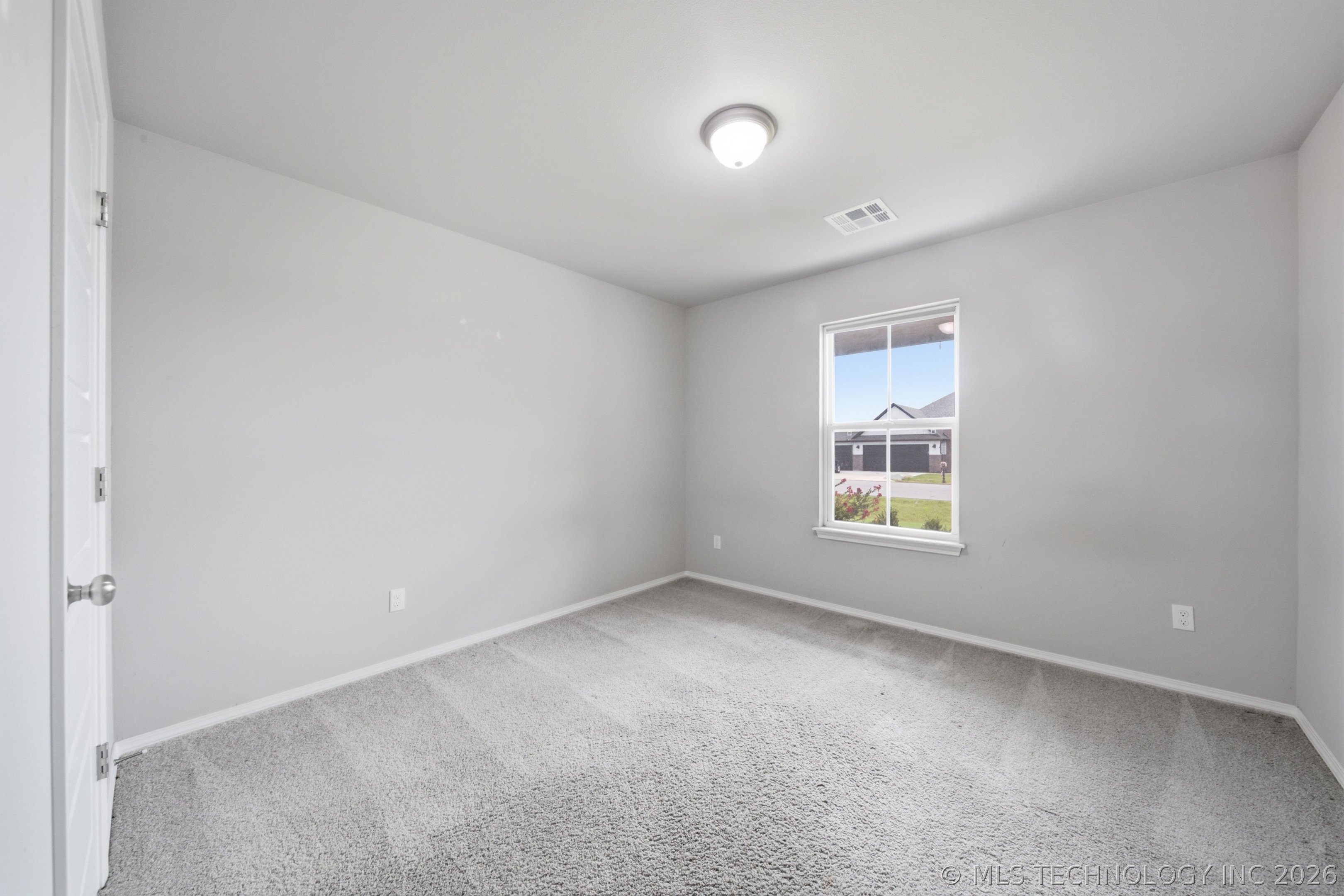 15454 S 36th East Avenue Property Photo 23