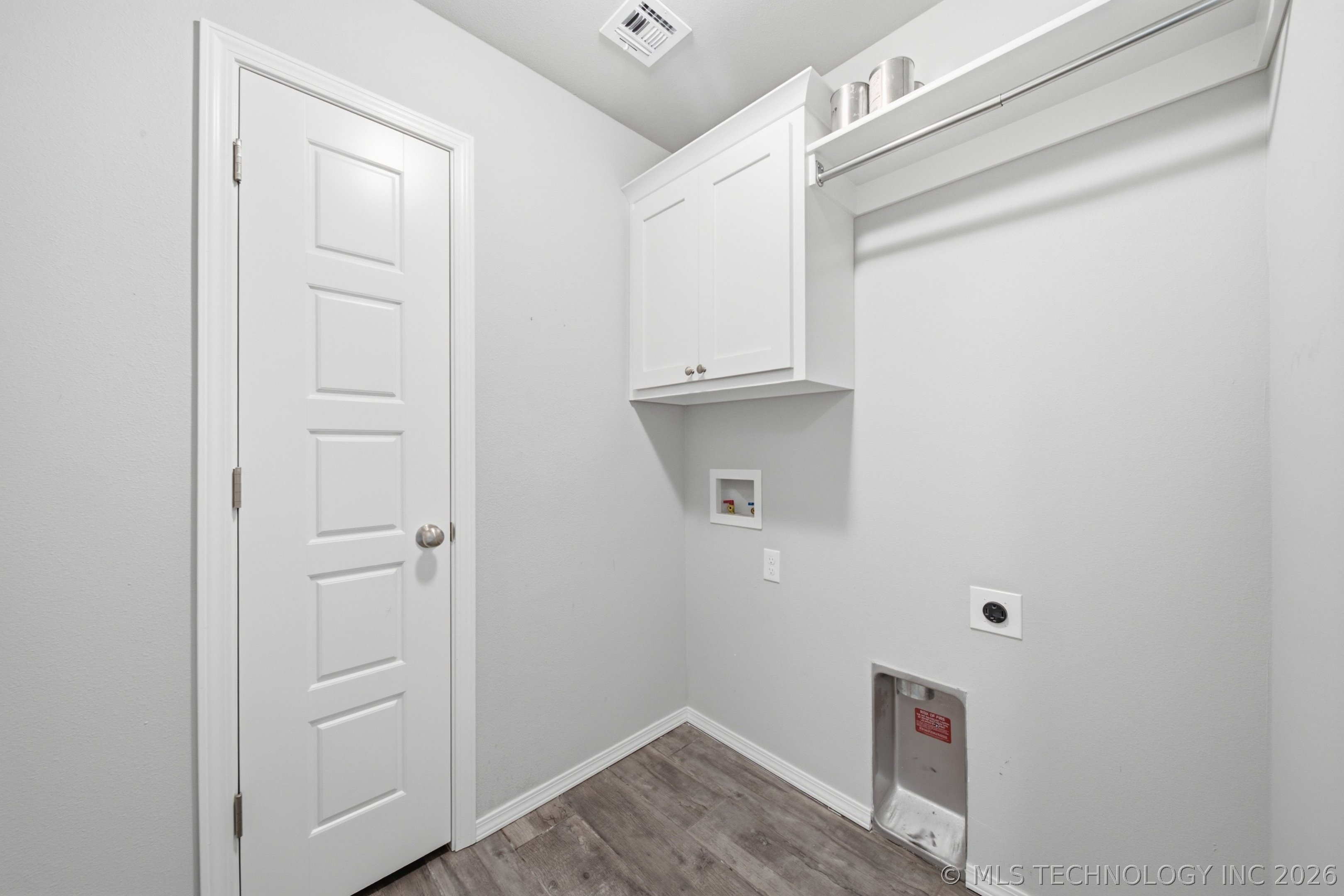 15454 S 36th East Avenue Property Photo 29