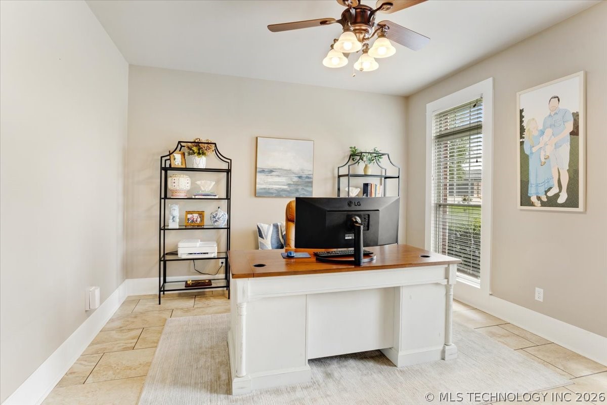 3419 Castle Court Property Photo 17