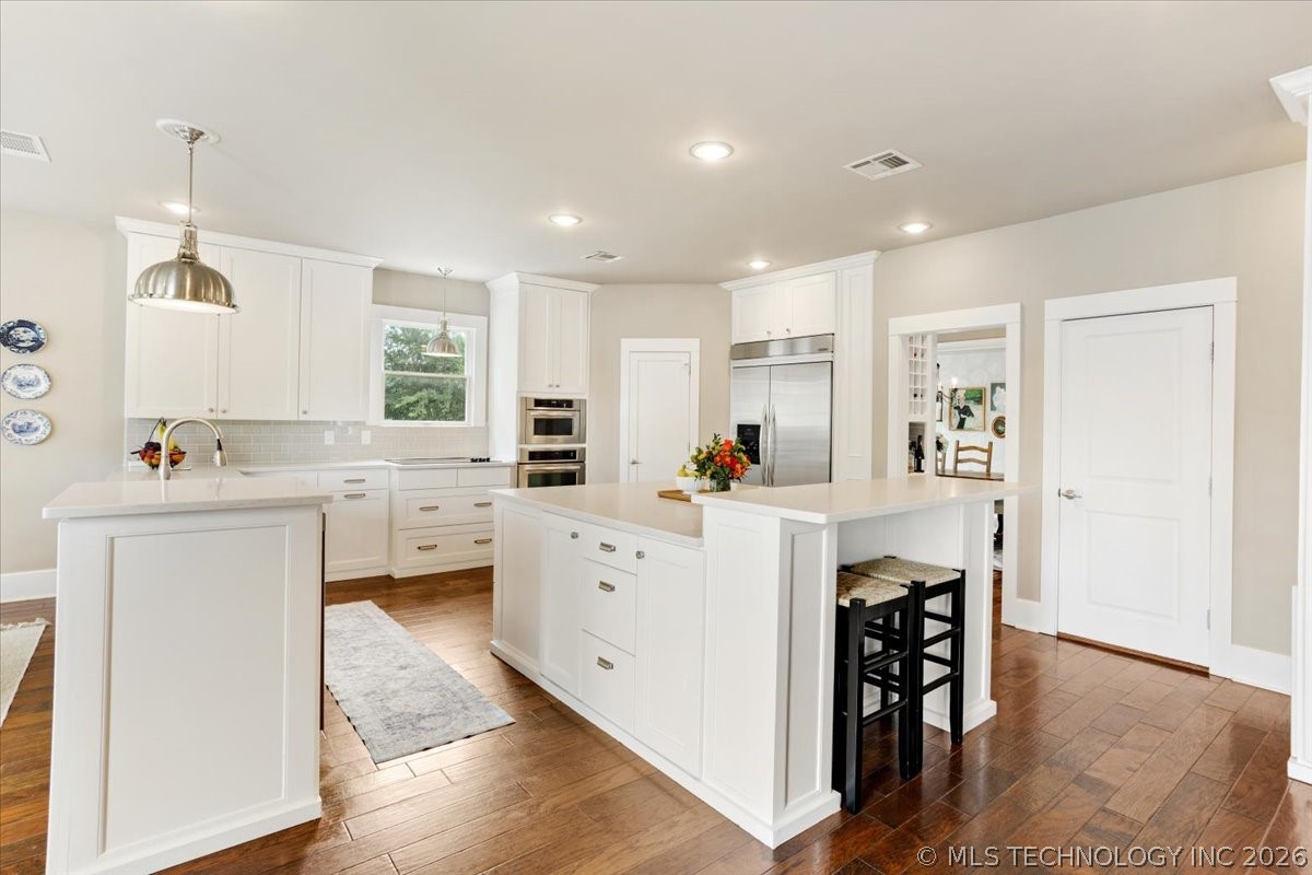 3419 Castle Court Property Photo 24