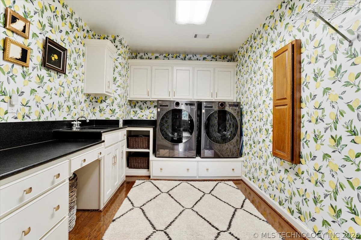 3419 Castle Court Property Photo 27