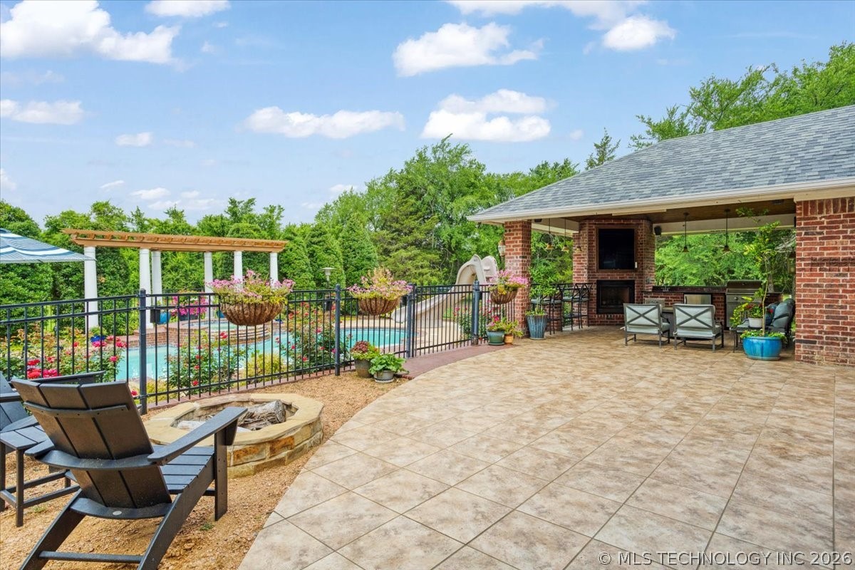 3419 Castle Court Property Photo 44