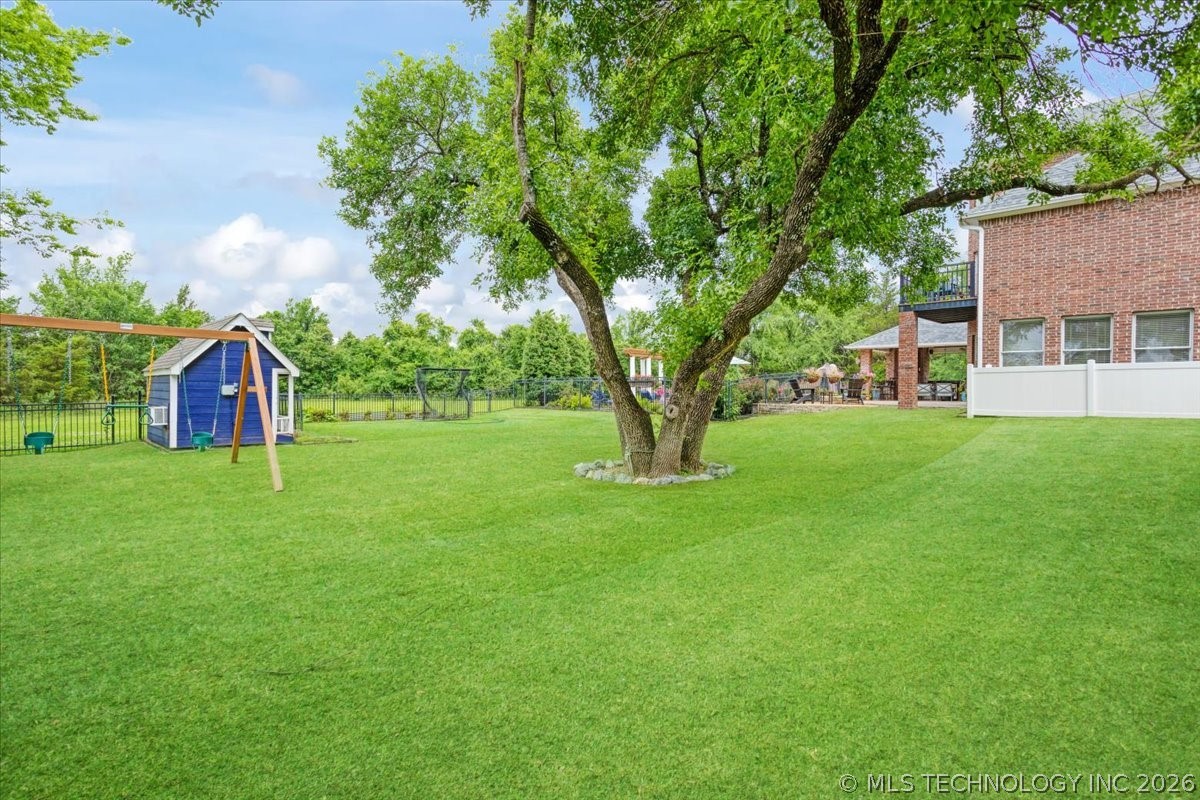 3419 Castle Court Property Photo 49