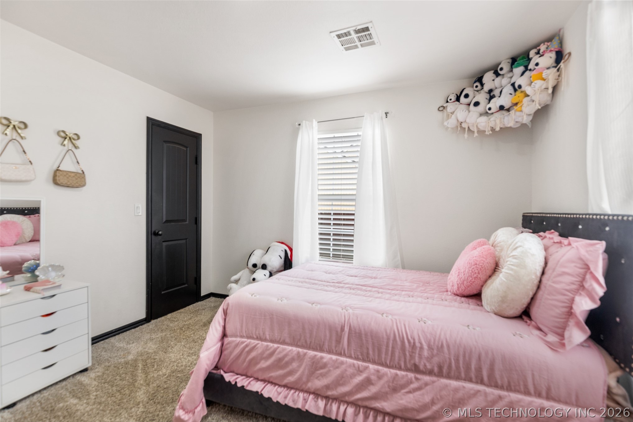 5911 E Reading Street Property Photo 5