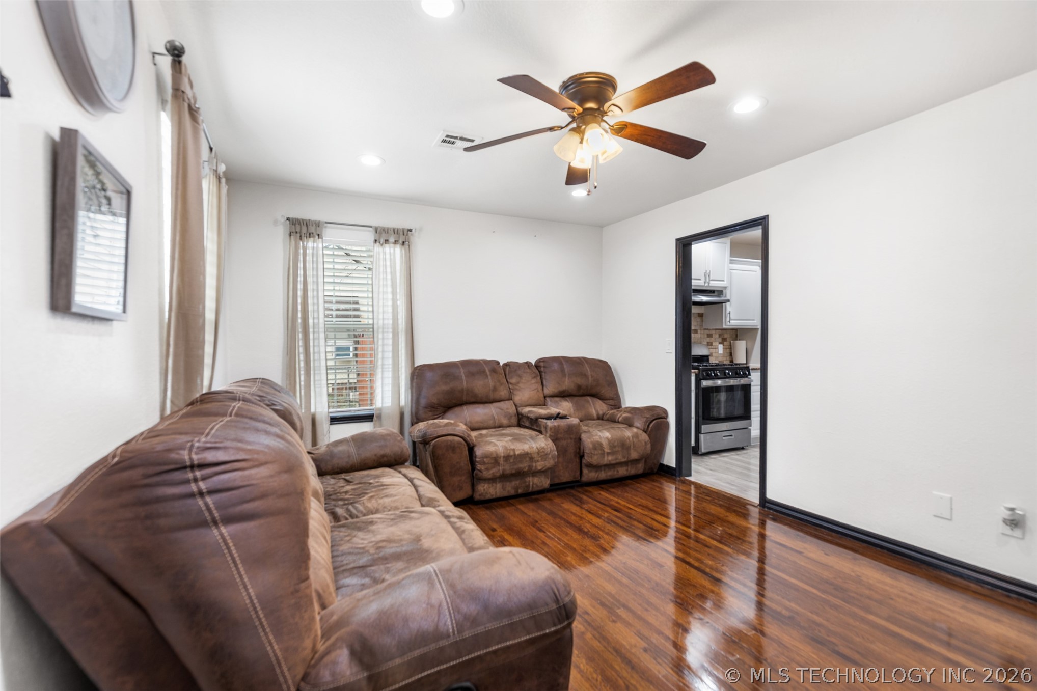 5911 E Reading Street Property Photo 11