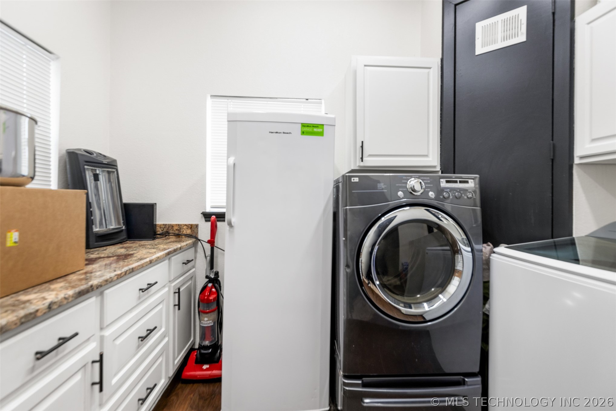5911 E Reading Street Property Photo 13