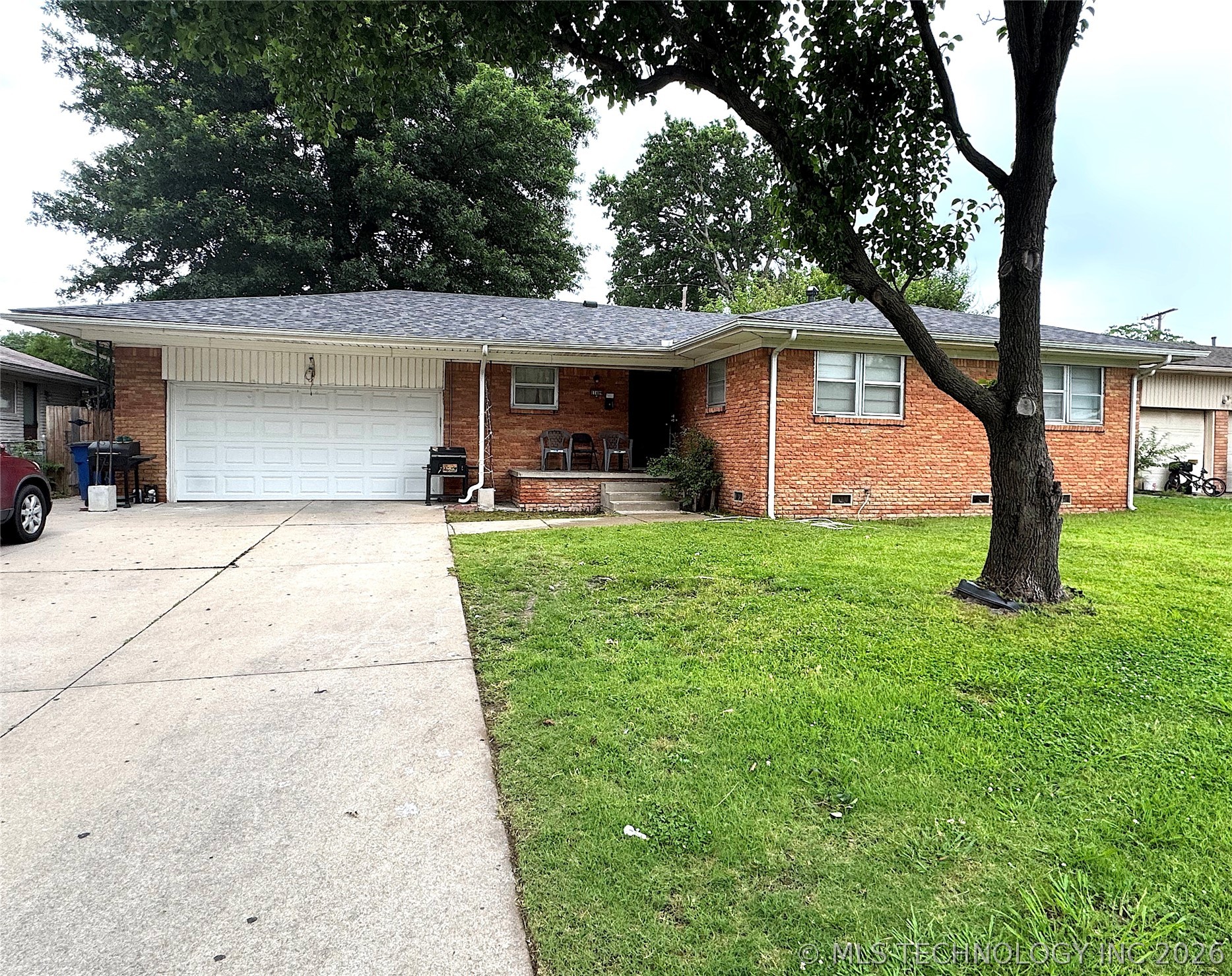11409 E 4th Place Property Photo