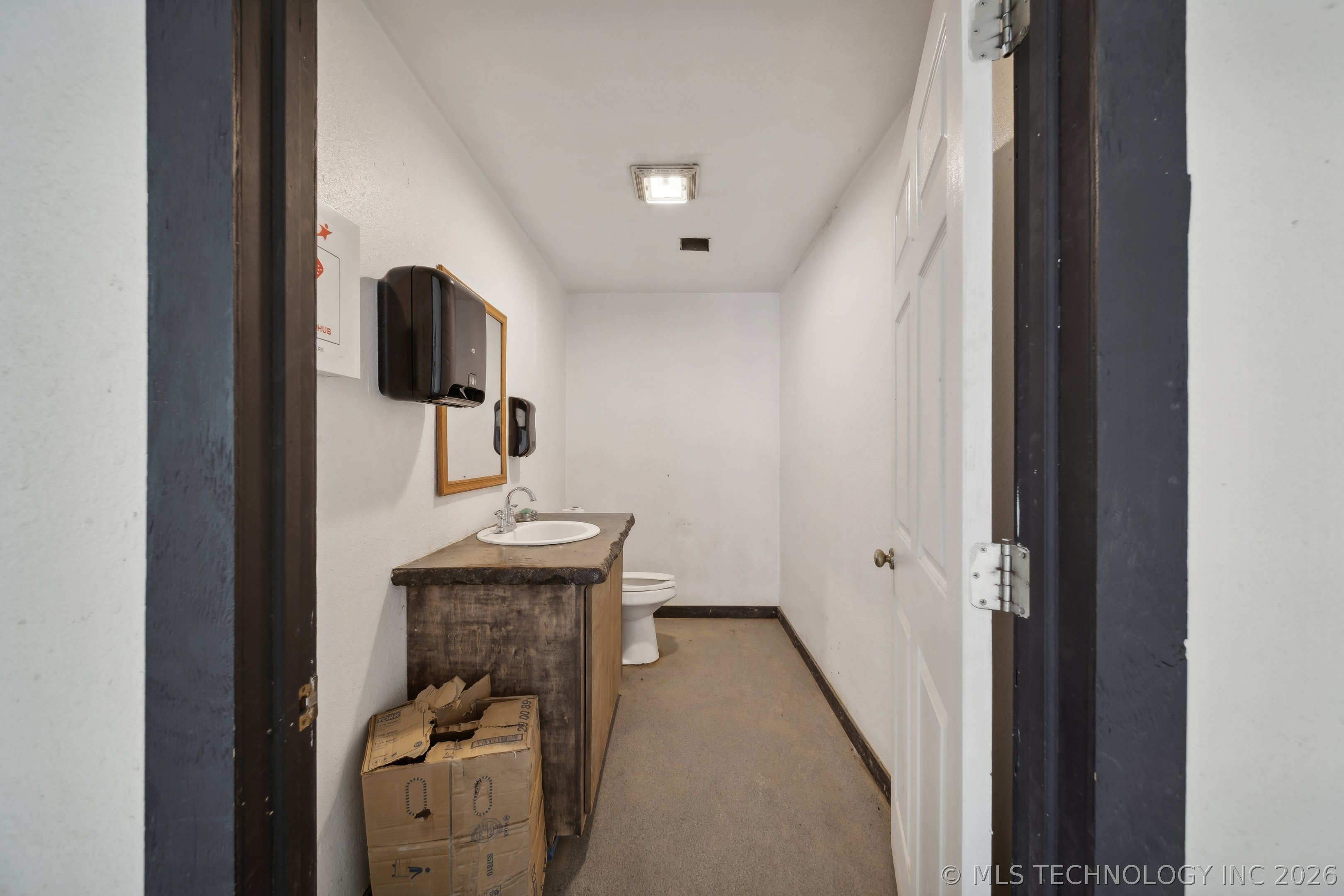 104 N Lombard Lane Property Photo 17