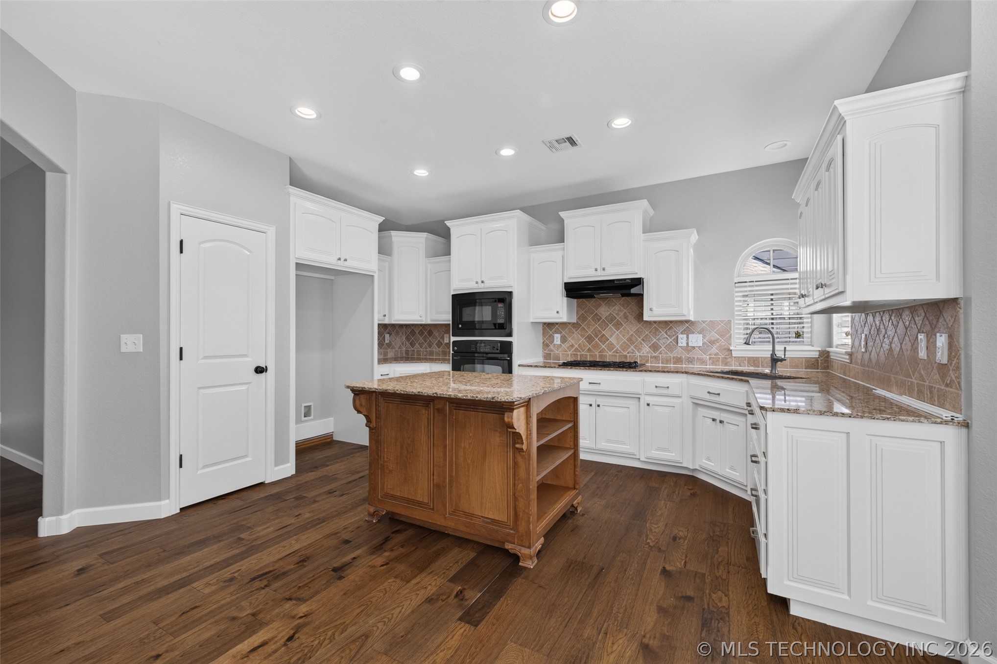 4807 S 187th East Avenue Property Photo 13
