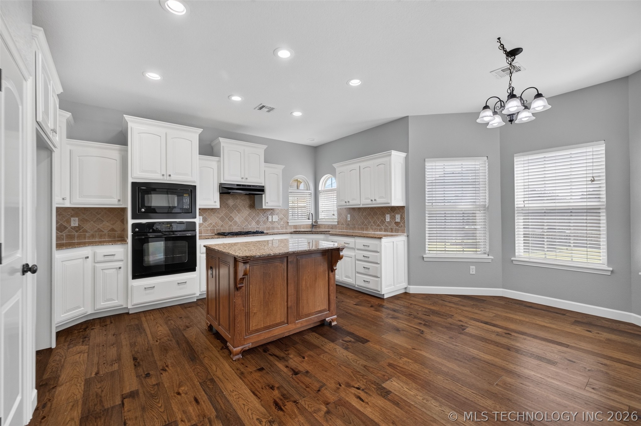 4807 S 187th East Avenue Property Photo 17