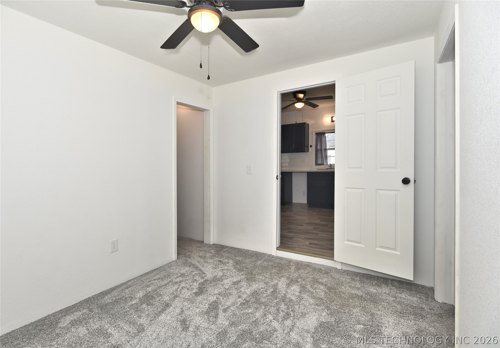 611 E 4th Street Property Photo 13