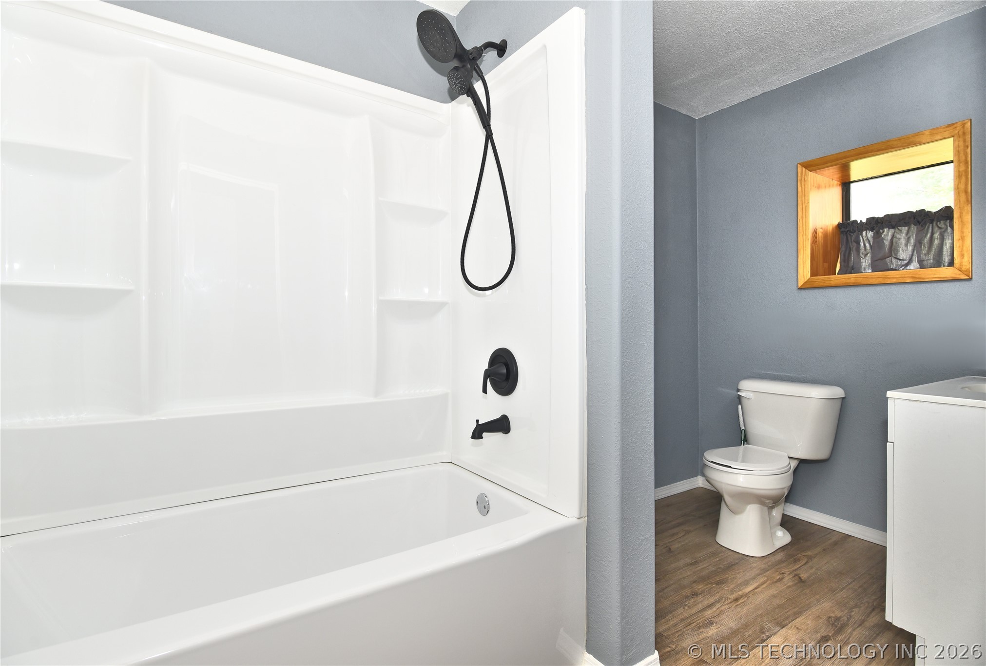 611 E 4th Street Property Photo 19