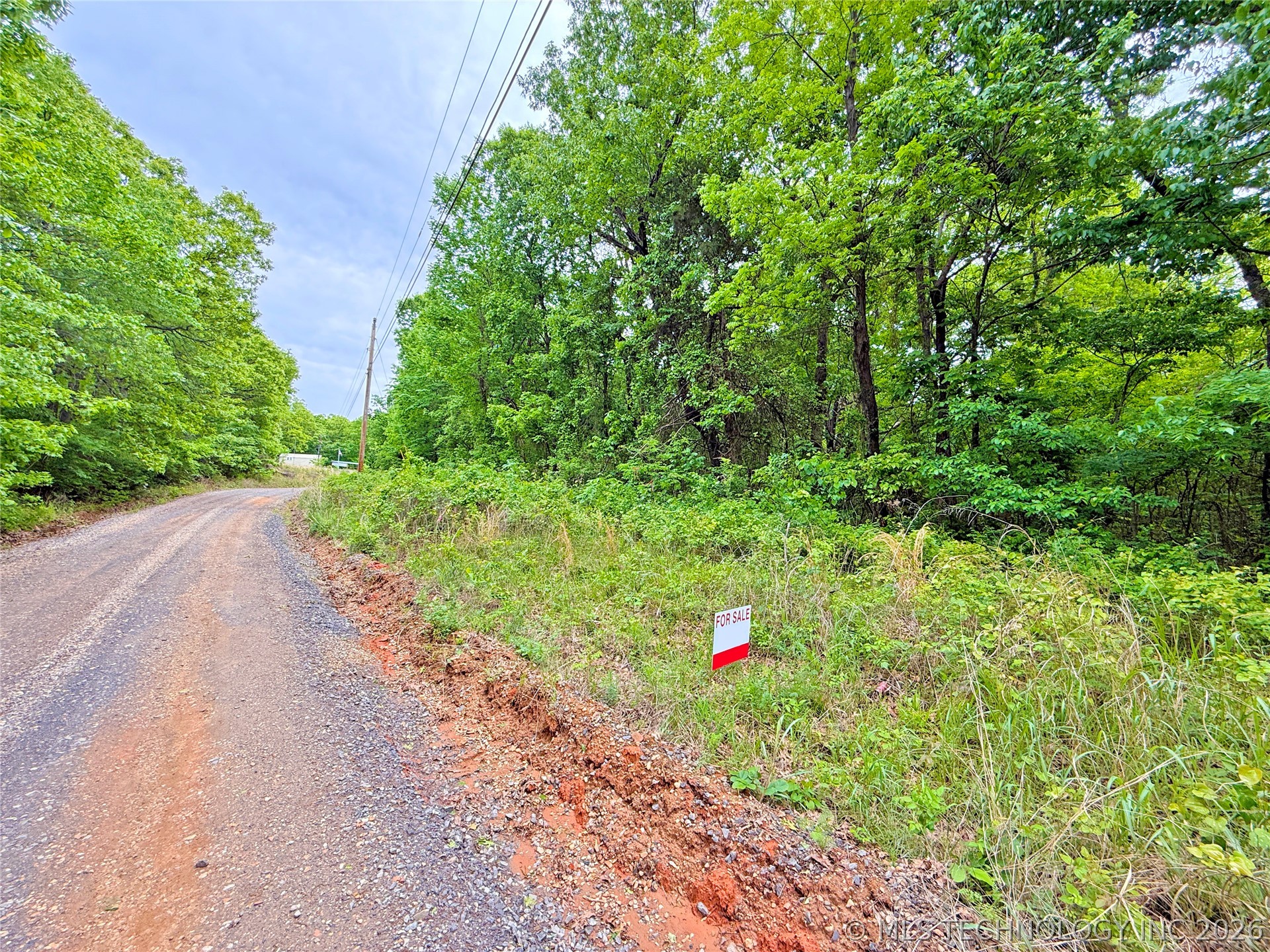 1718 Holiday Lane Property Photo 3